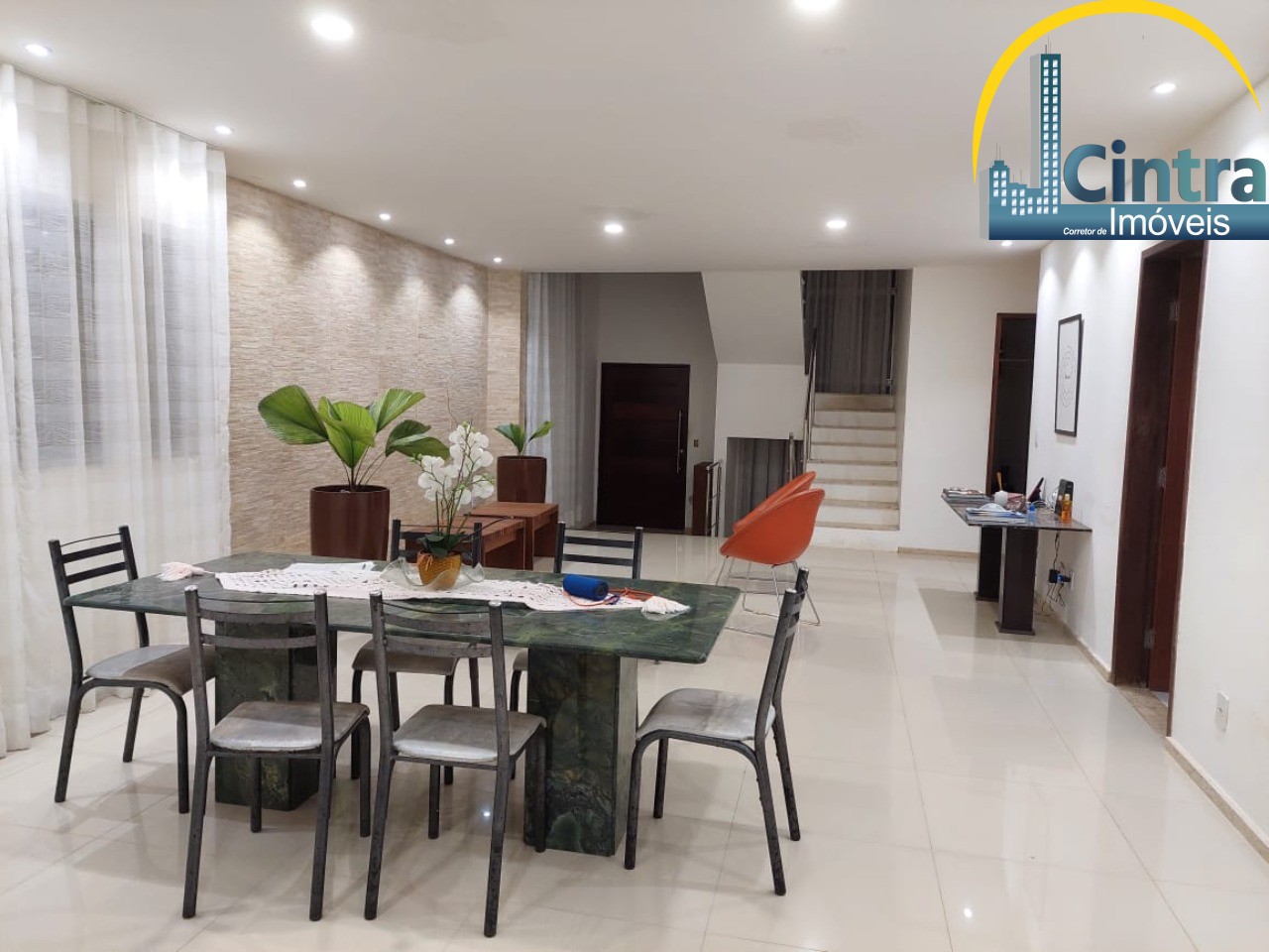 Casa de Condomínio à venda com 4 quartos, 398m² - Foto 3