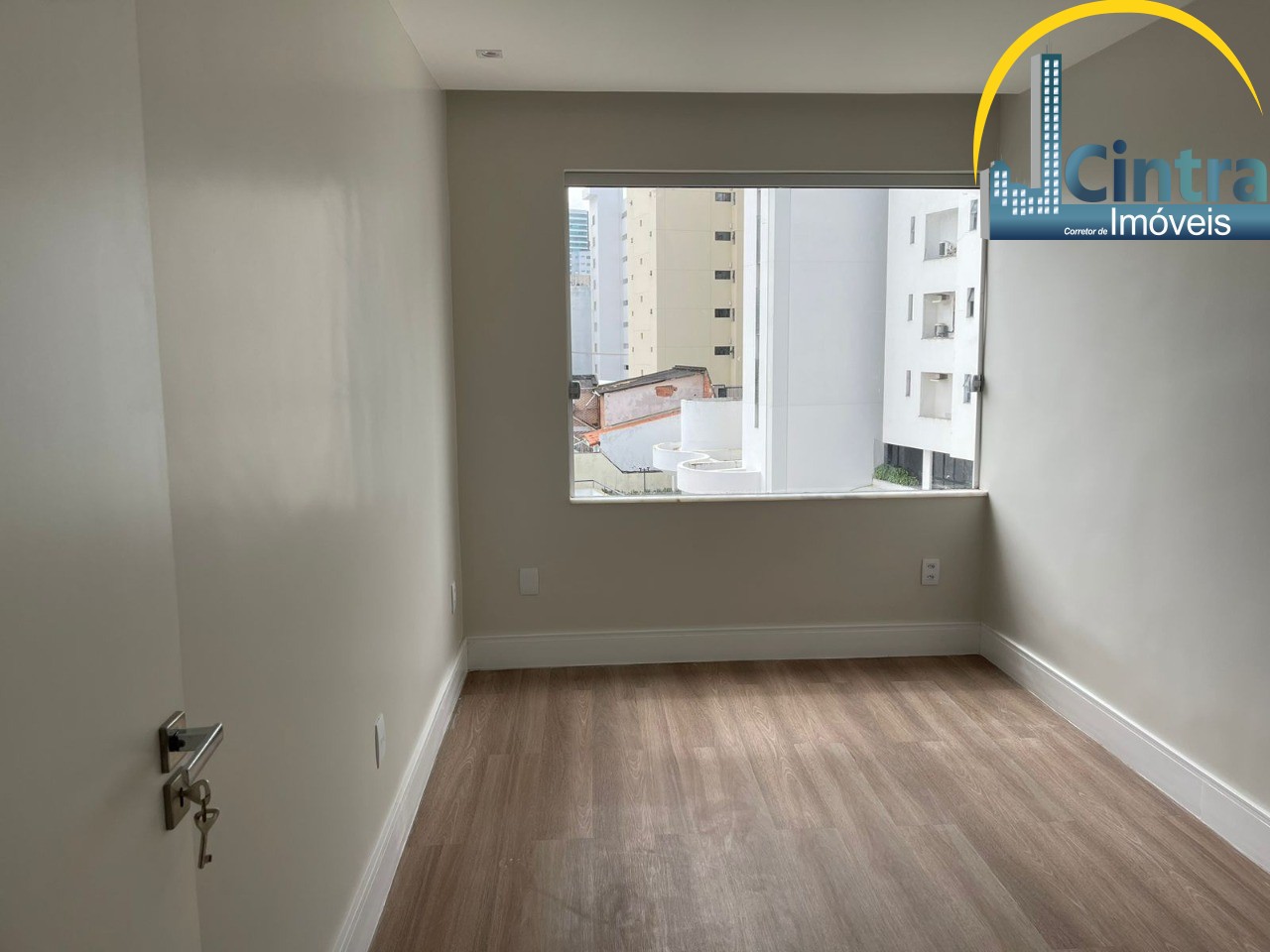 Apartamento à venda com 3 quartos, 143m² - Foto 12