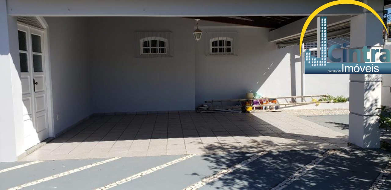 Casa para alugar com 5 quartos, 210m² - Foto 31