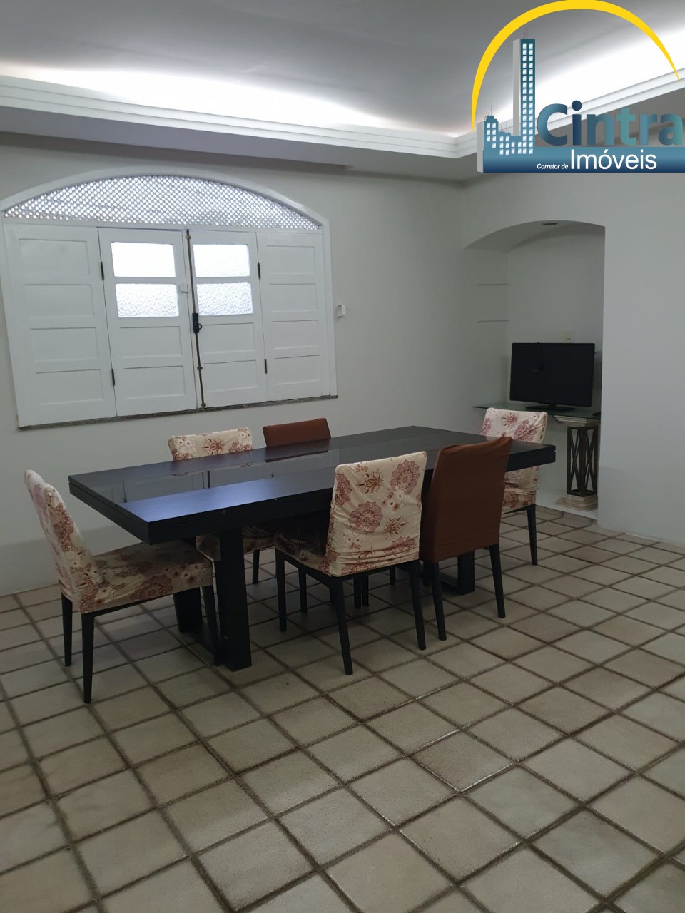 Casa para alugar com 5 quartos, 210m² - Foto 18