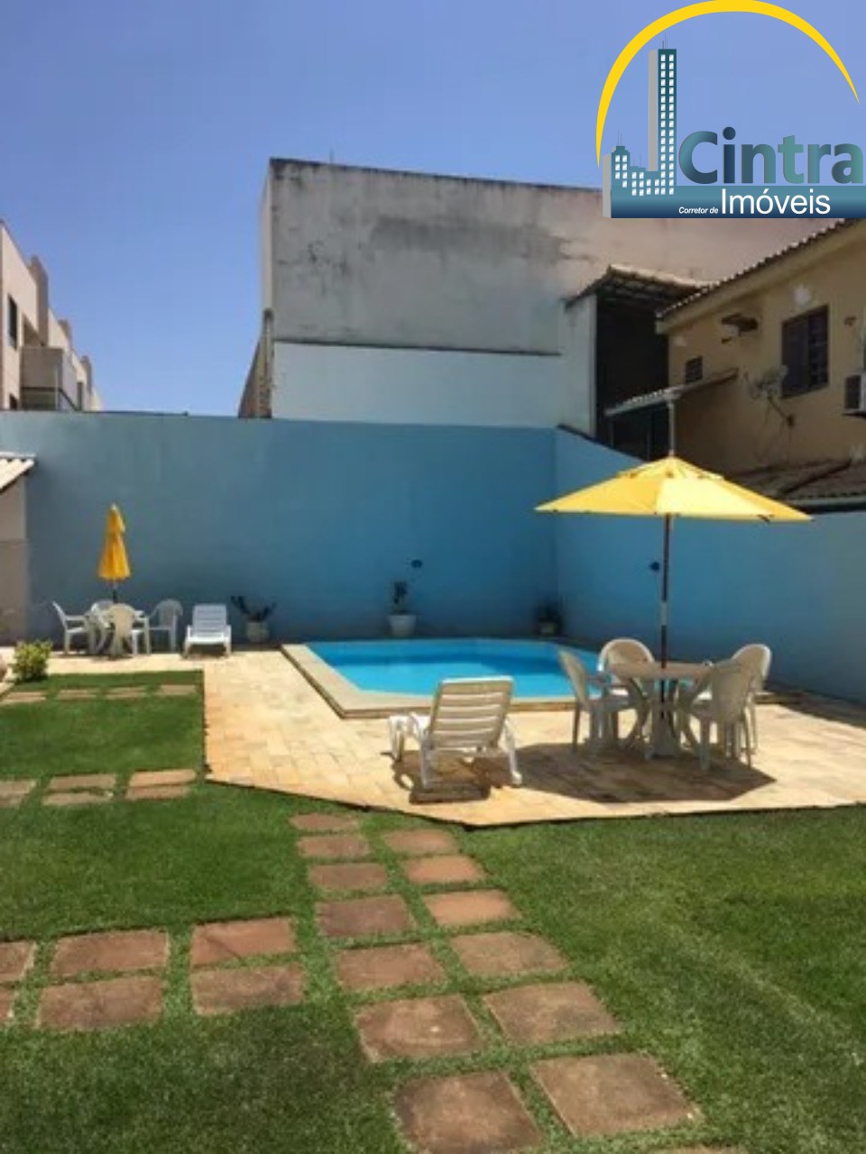 Casa de Condomínio à venda com 4 quartos, 150m² - Foto 1