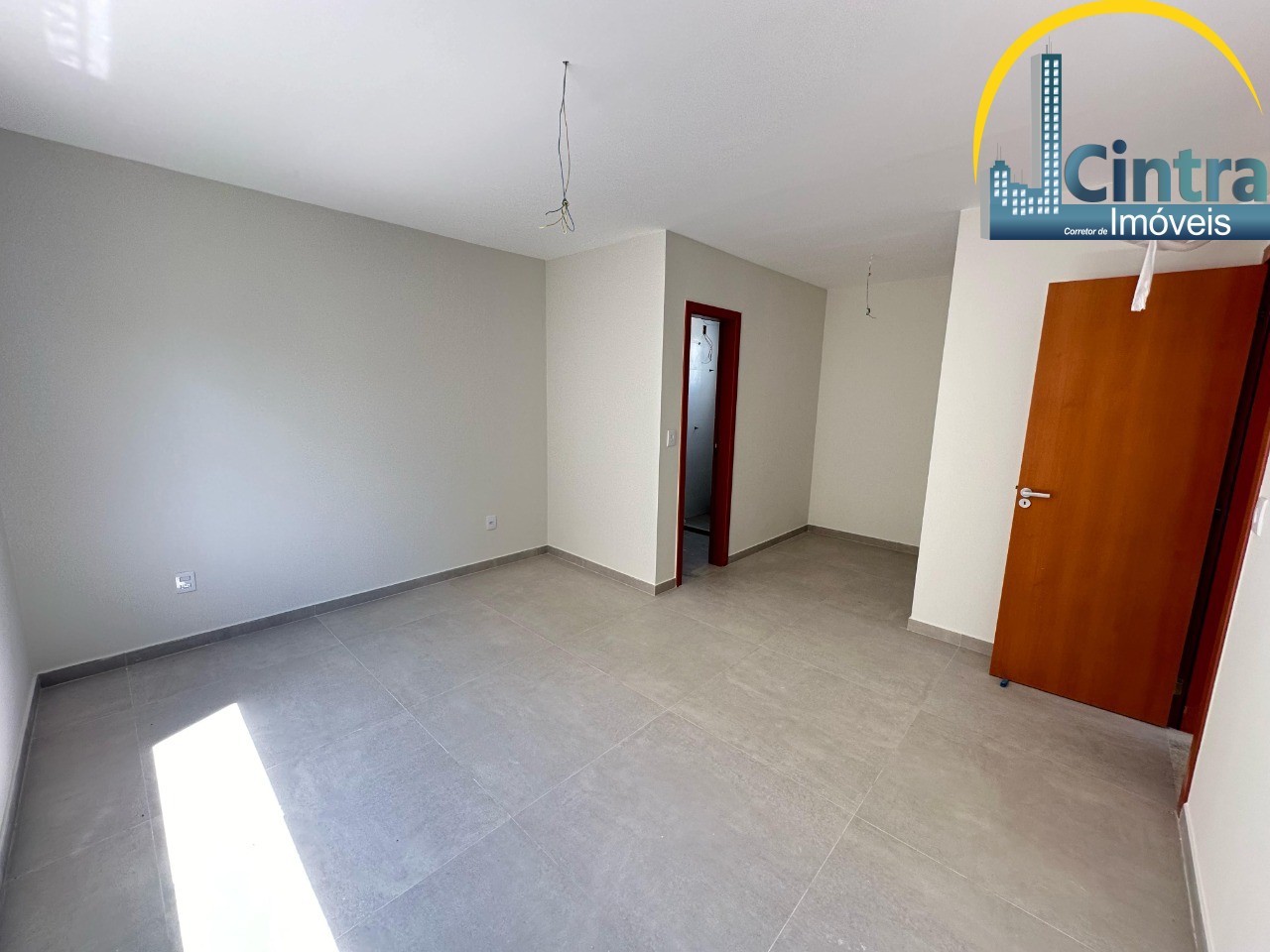 Casa de Condomínio à venda com 4 quartos, 260m² - Foto 4