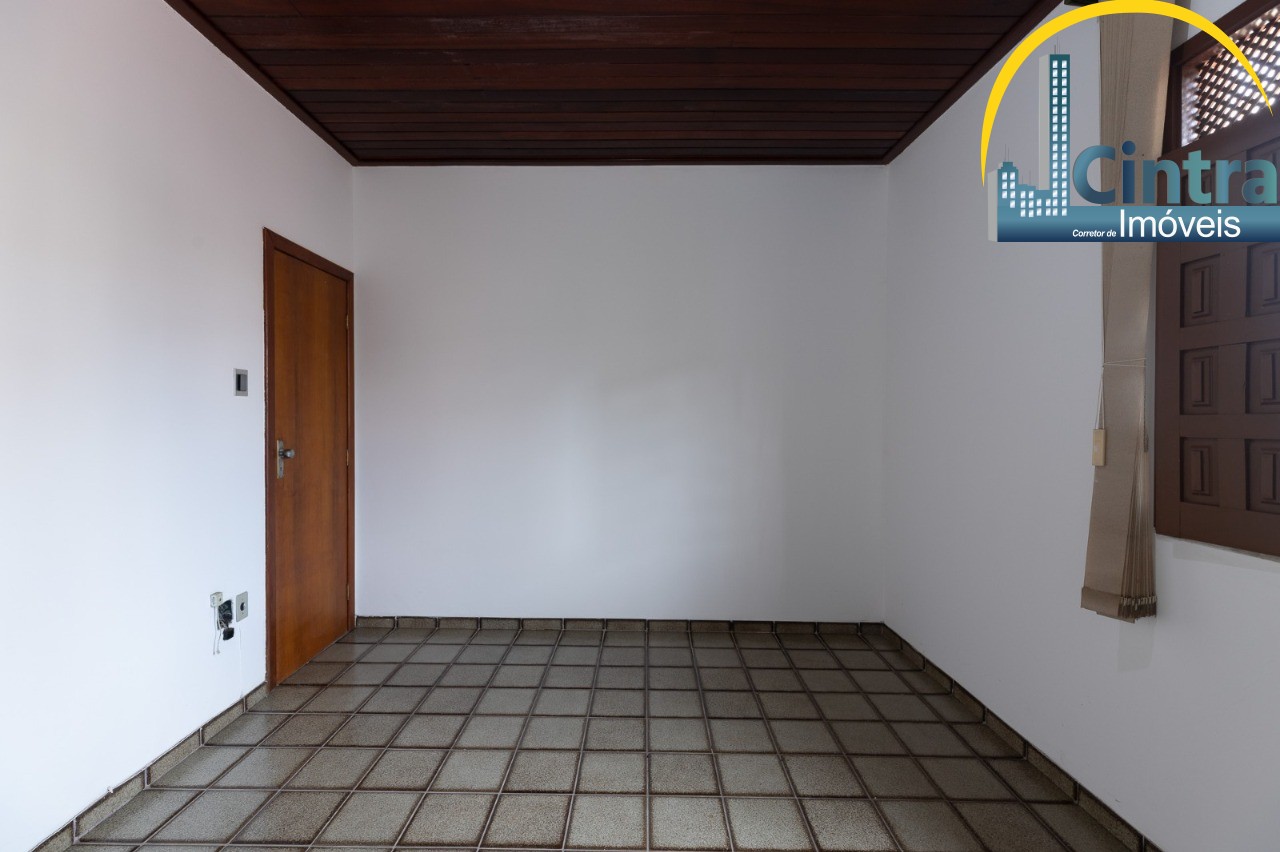 Casa à venda com 5 quartos, 300m² - Foto 11