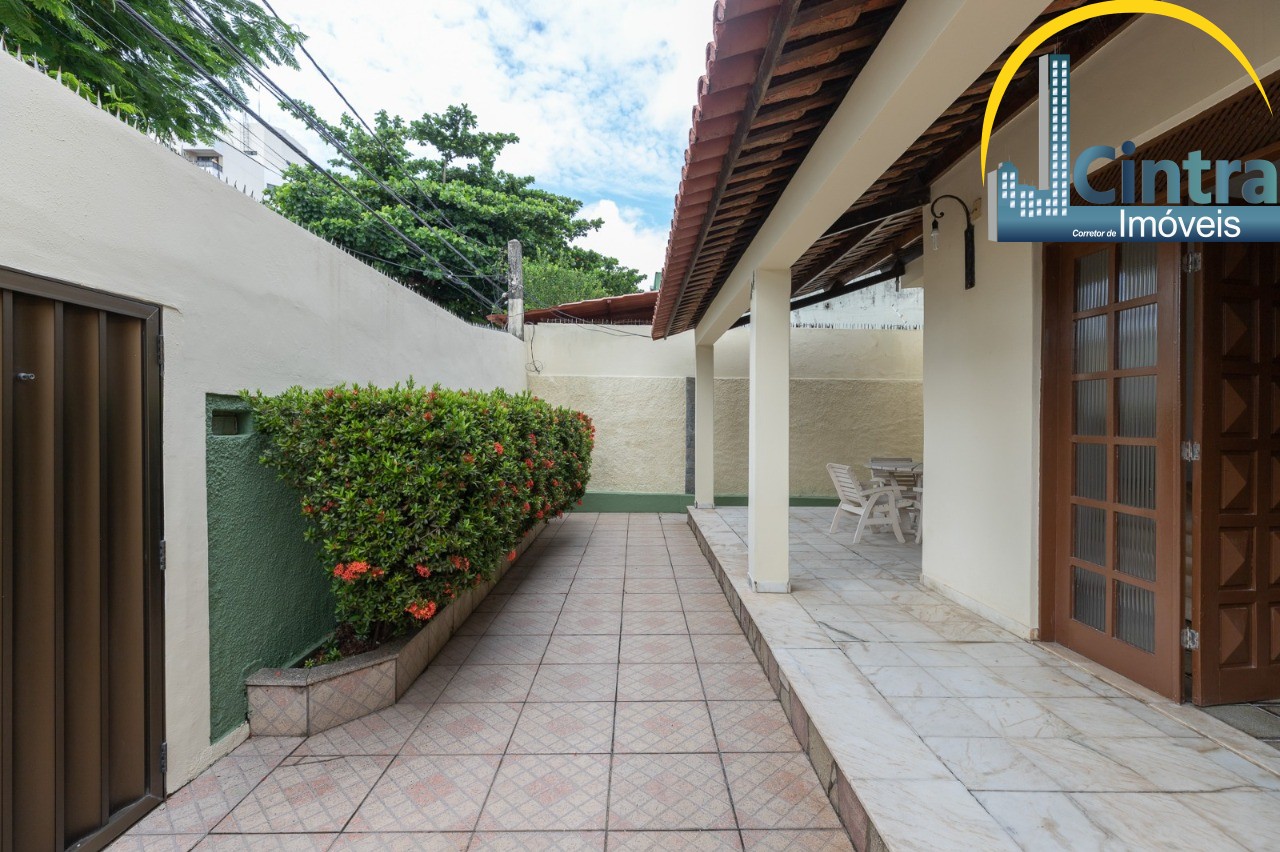 Casa à venda com 5 quartos, 300m² - Foto 10