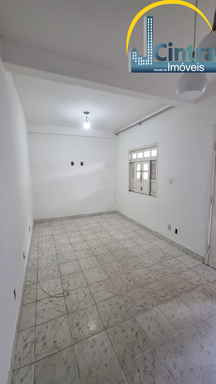 Casa à venda com 2 quartos, 140m² - Foto 4