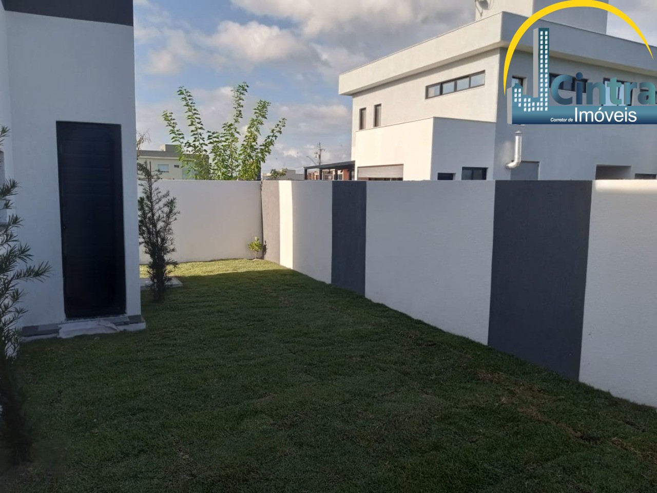 Casa de Condomínio à venda com 3 quartos, 275m² - Foto 4