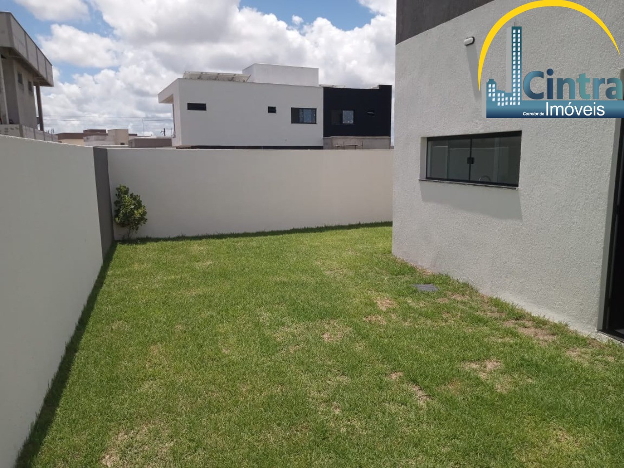 Casa de Condomínio à venda com 3 quartos, 275m² - Foto 2