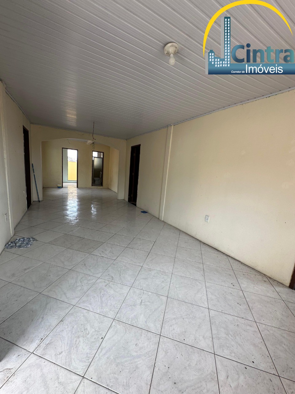 Casa à venda com 3 quartos, 130m² - Foto 1