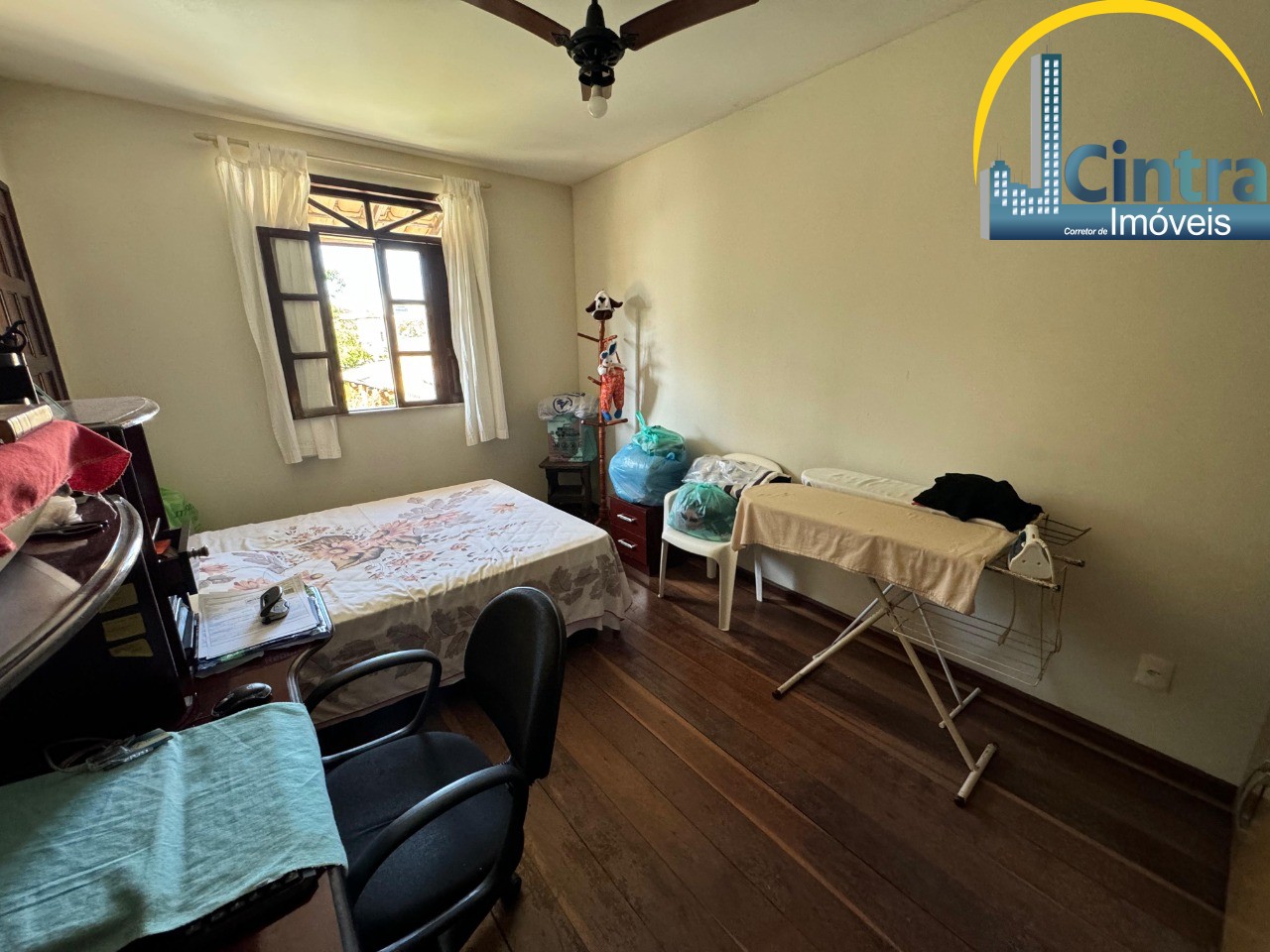 Casa à venda com 4 quartos, 220m² - Foto 14