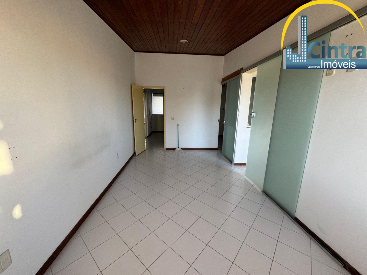 Casa de Condomínio à venda com 4 quartos, 260m² - Foto 40