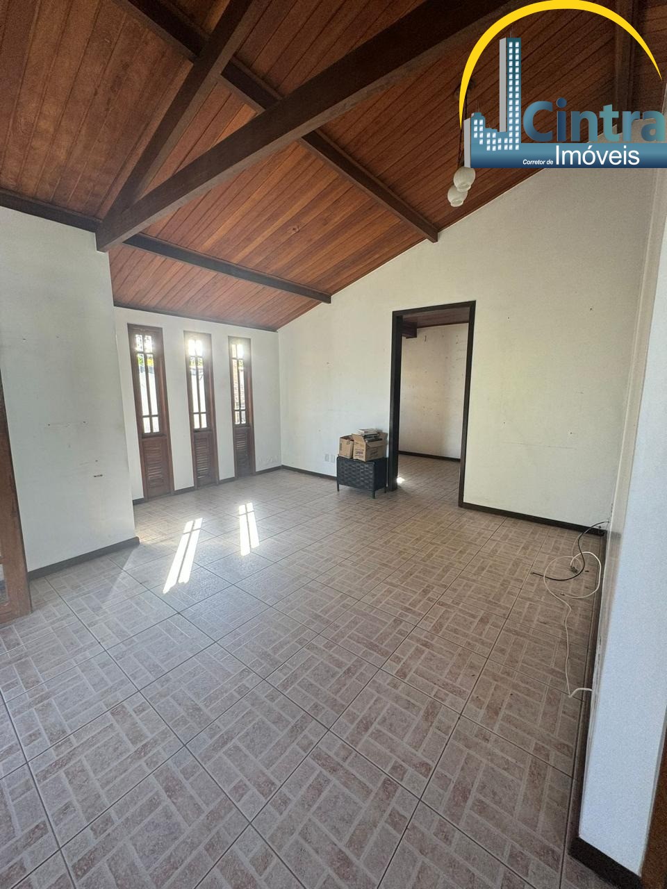 Casa à venda com 4 quartos, 250m² - Foto 8