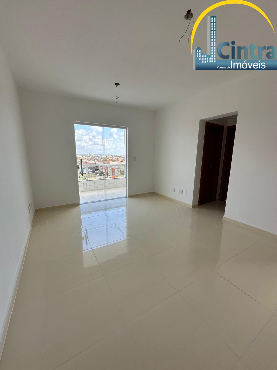 Apartamento à venda com 3 quartos, 72m² - Foto 2