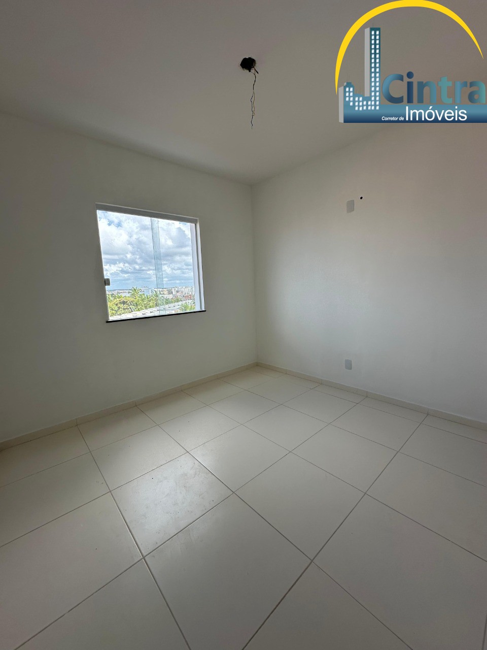 Apartamento à venda com 3 quartos, 140m² - Foto 2