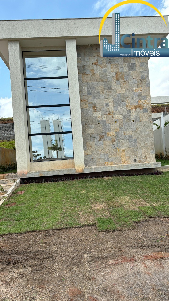 Casa de Condomínio à venda com 4 quartos, 315m² - Foto 1