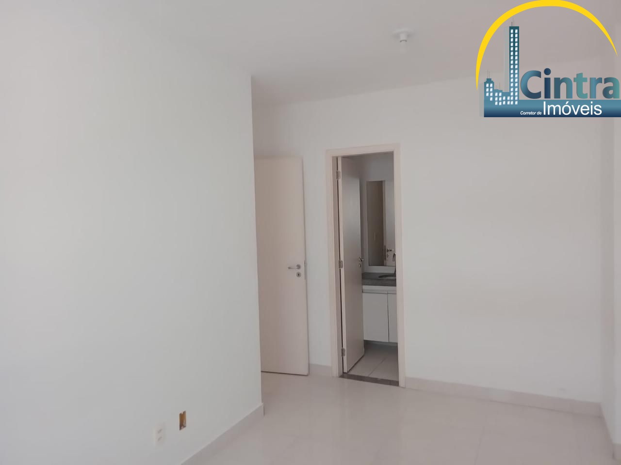 Apartamento à venda com 2 quartos, 70m² - Foto 3