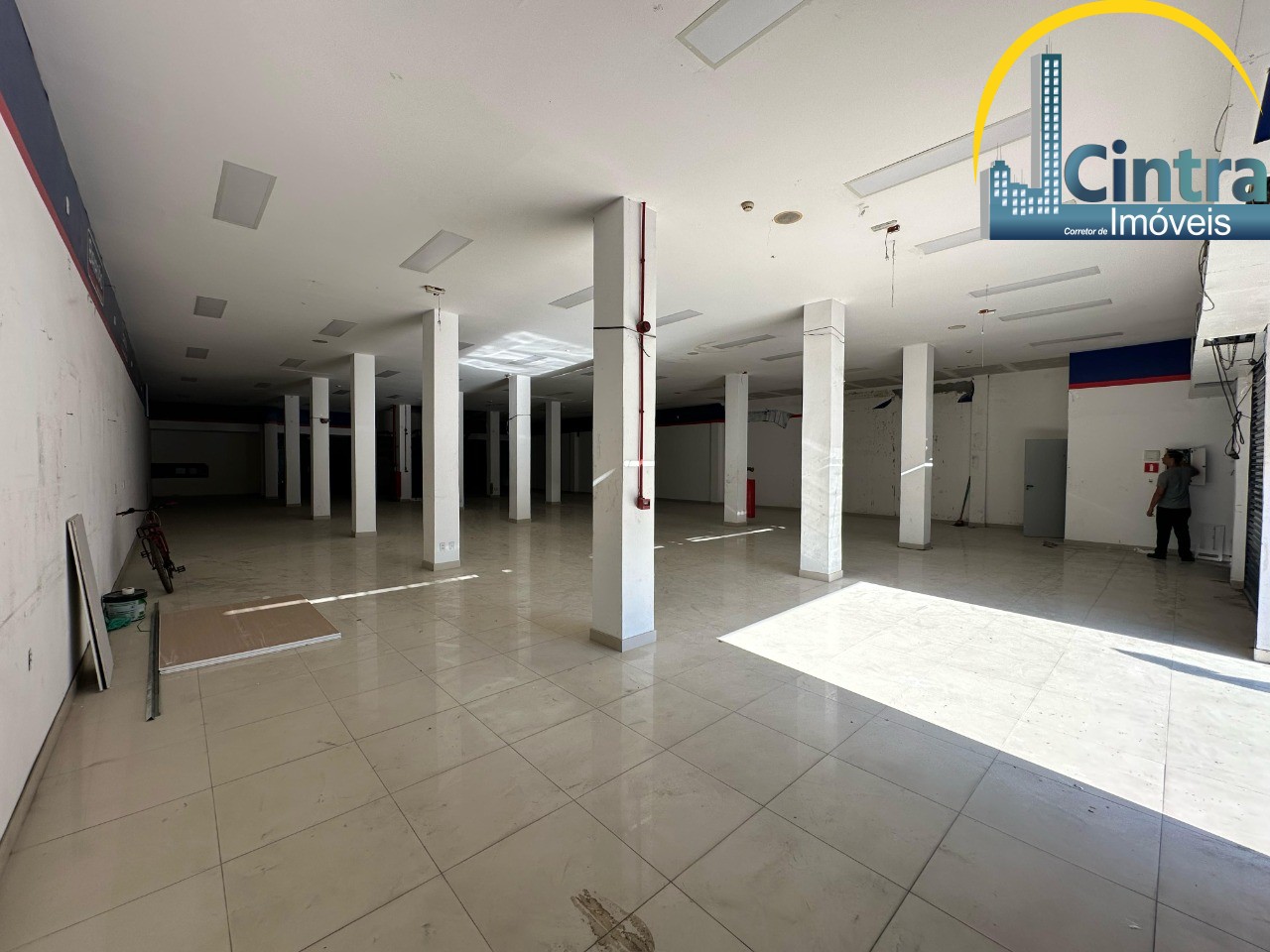 Loja-Salão, 250 m² - Foto 1
