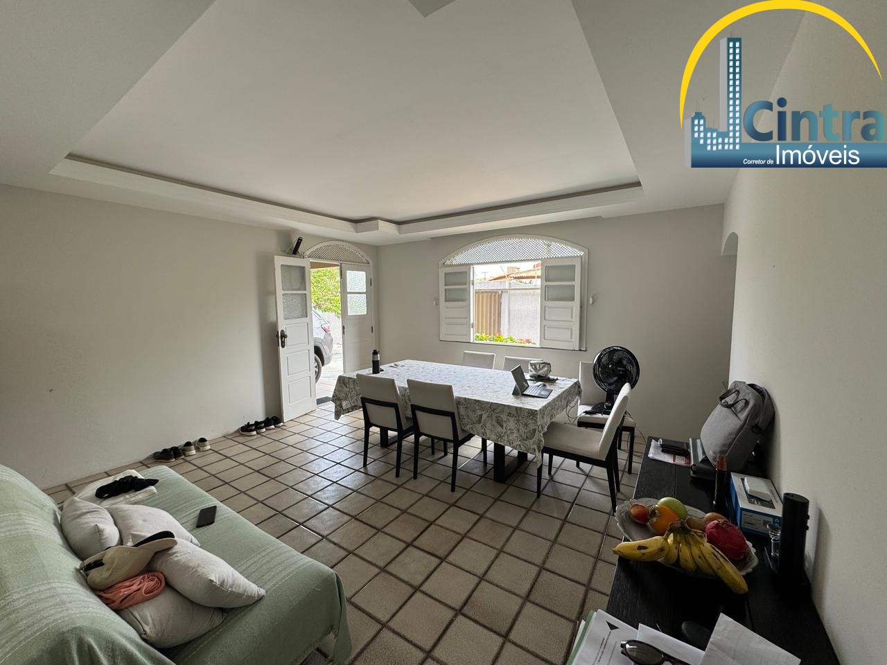 Casa, 5 quartos, 210 m² - Foto 1