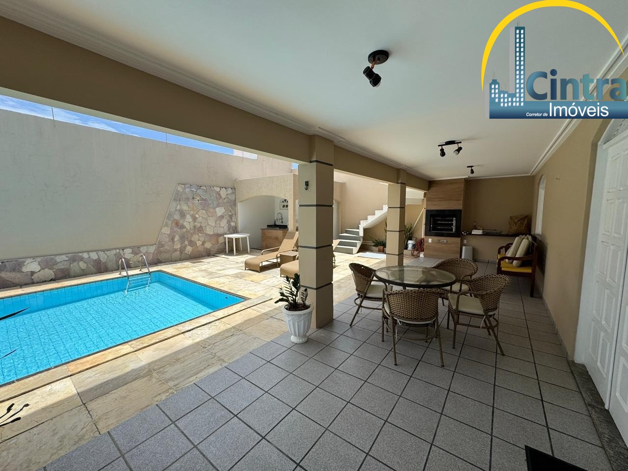Casa, 5 quartos, 210 m² - Foto 4