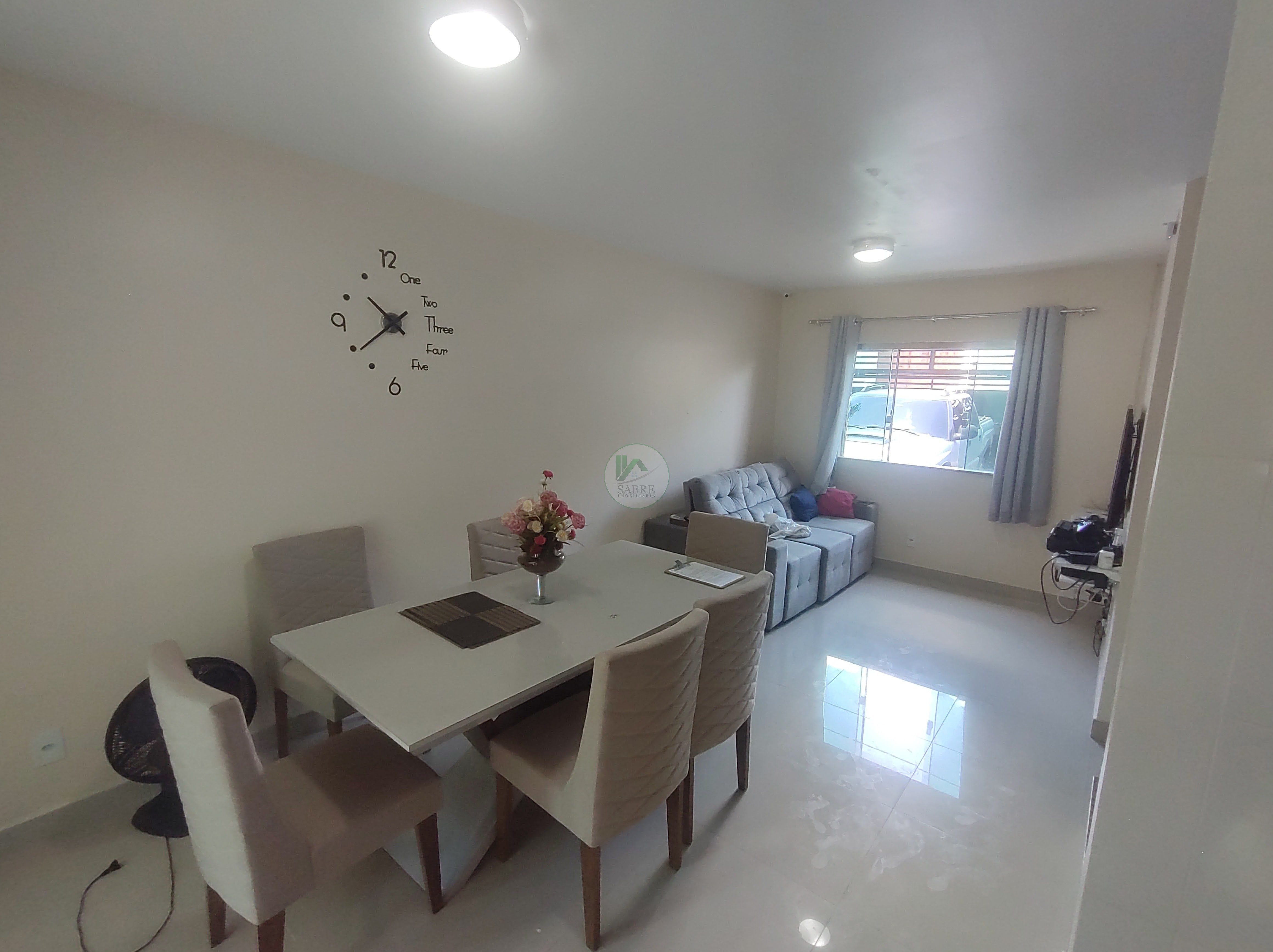 Casa para alugar com 3 quartos, 104m² - Foto 1