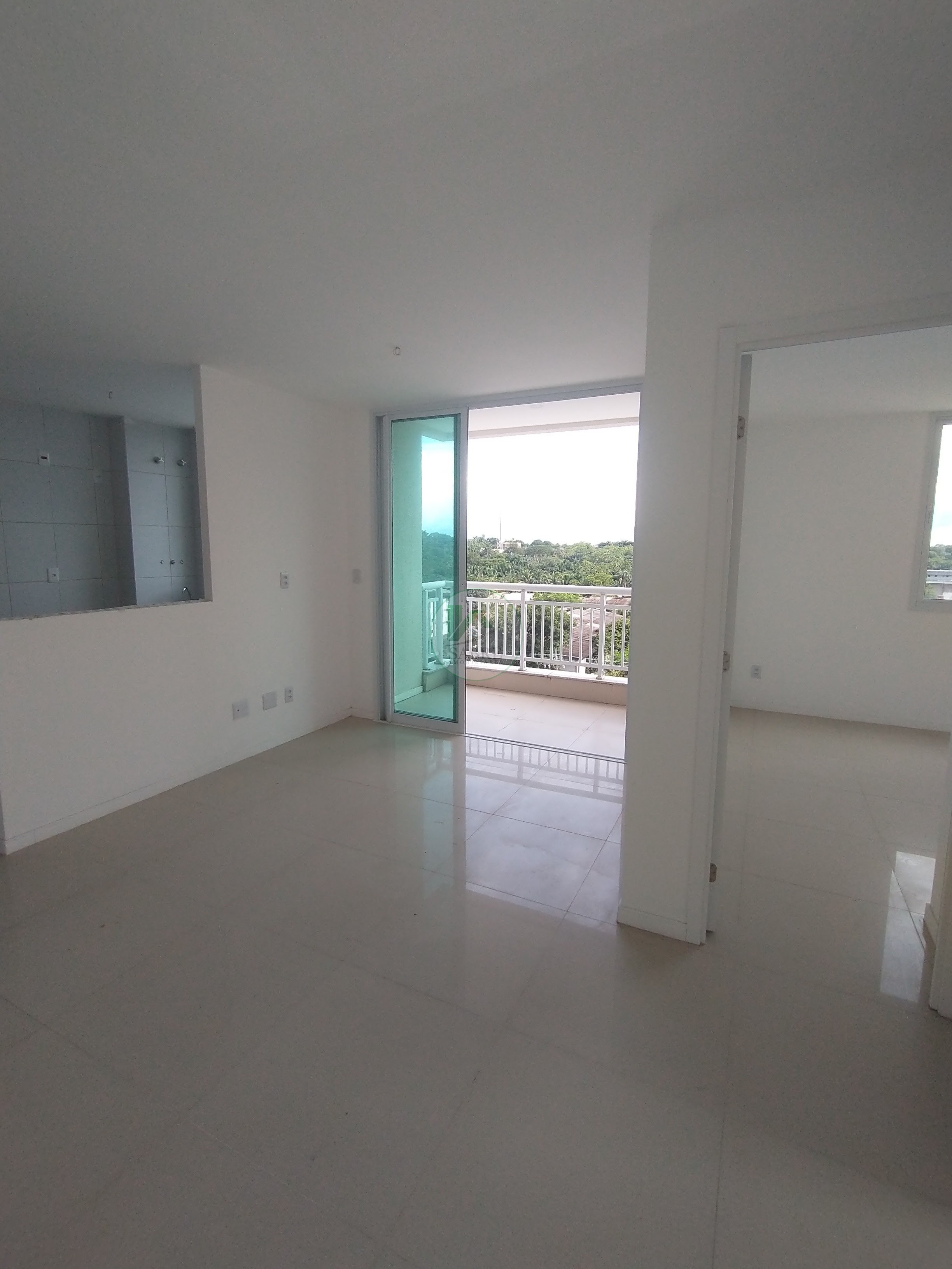 Apartamento à venda com 3 quartos, 68m² - Foto 2