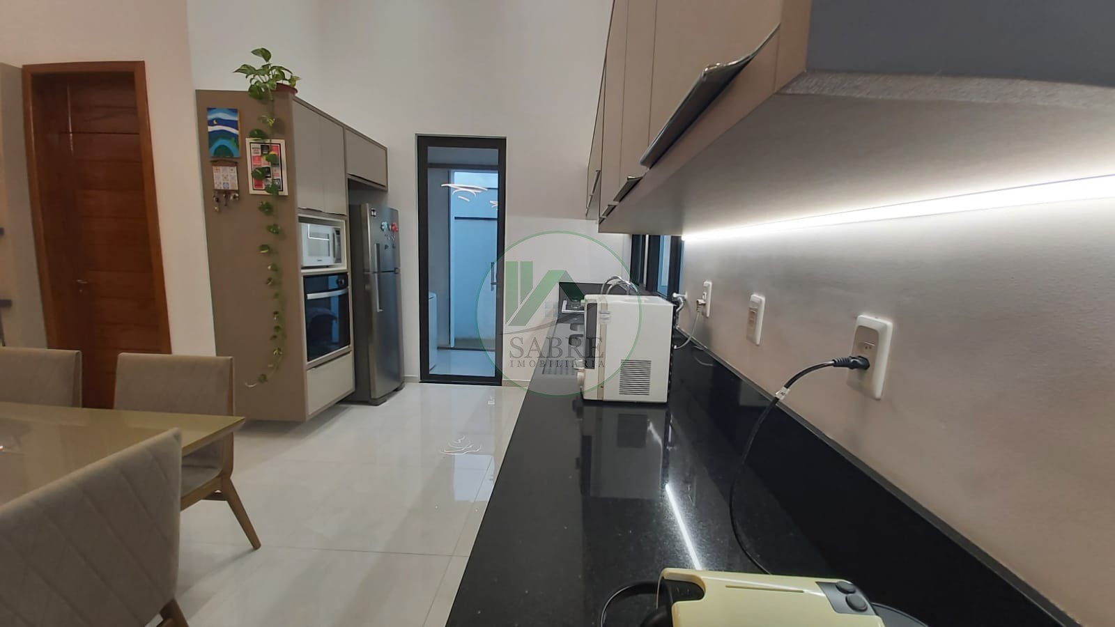 Casa à venda com 3 quartos, 225m² - Foto 12