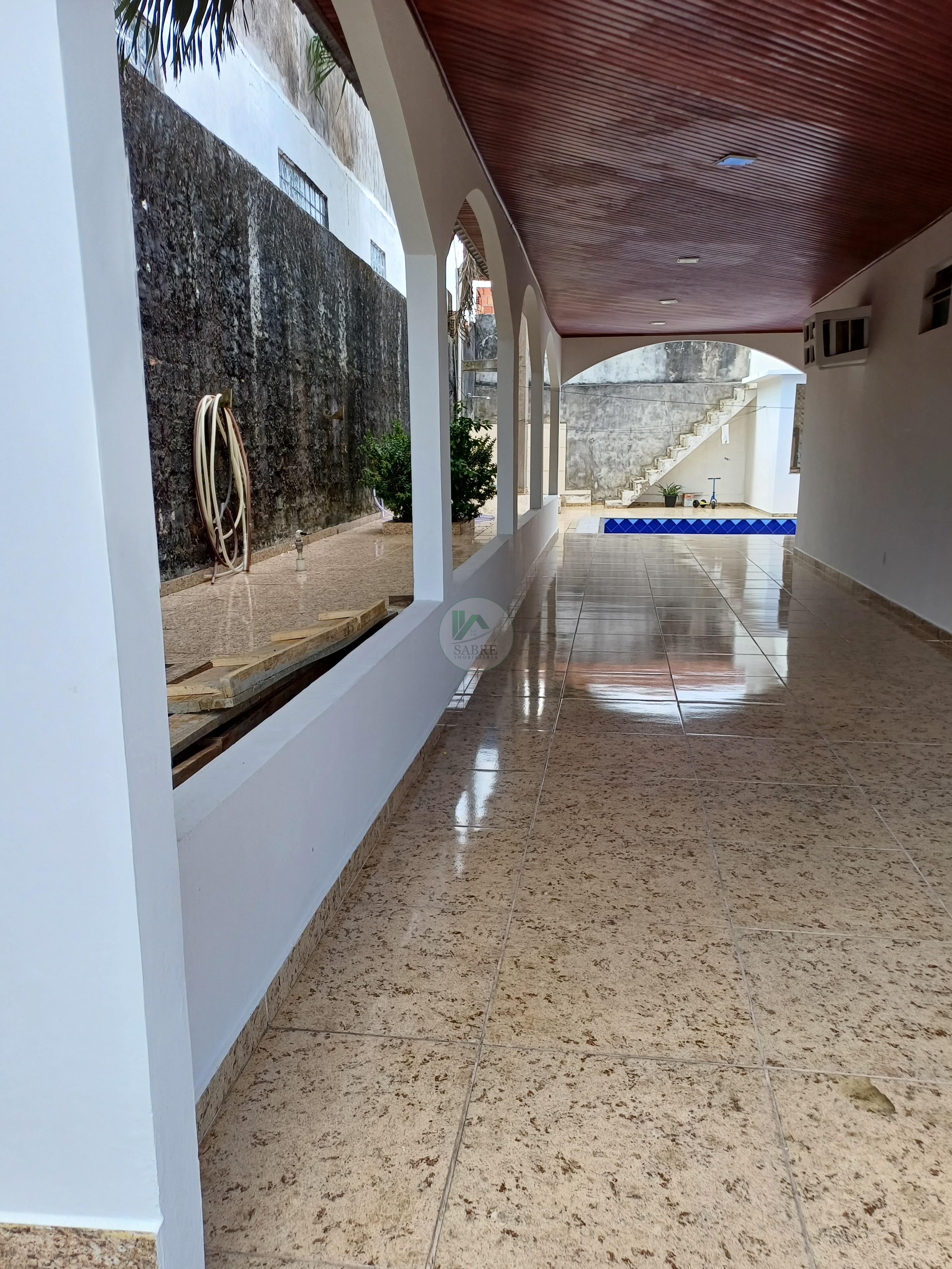 Casa à venda com 5 quartos, 306m² - Foto 15