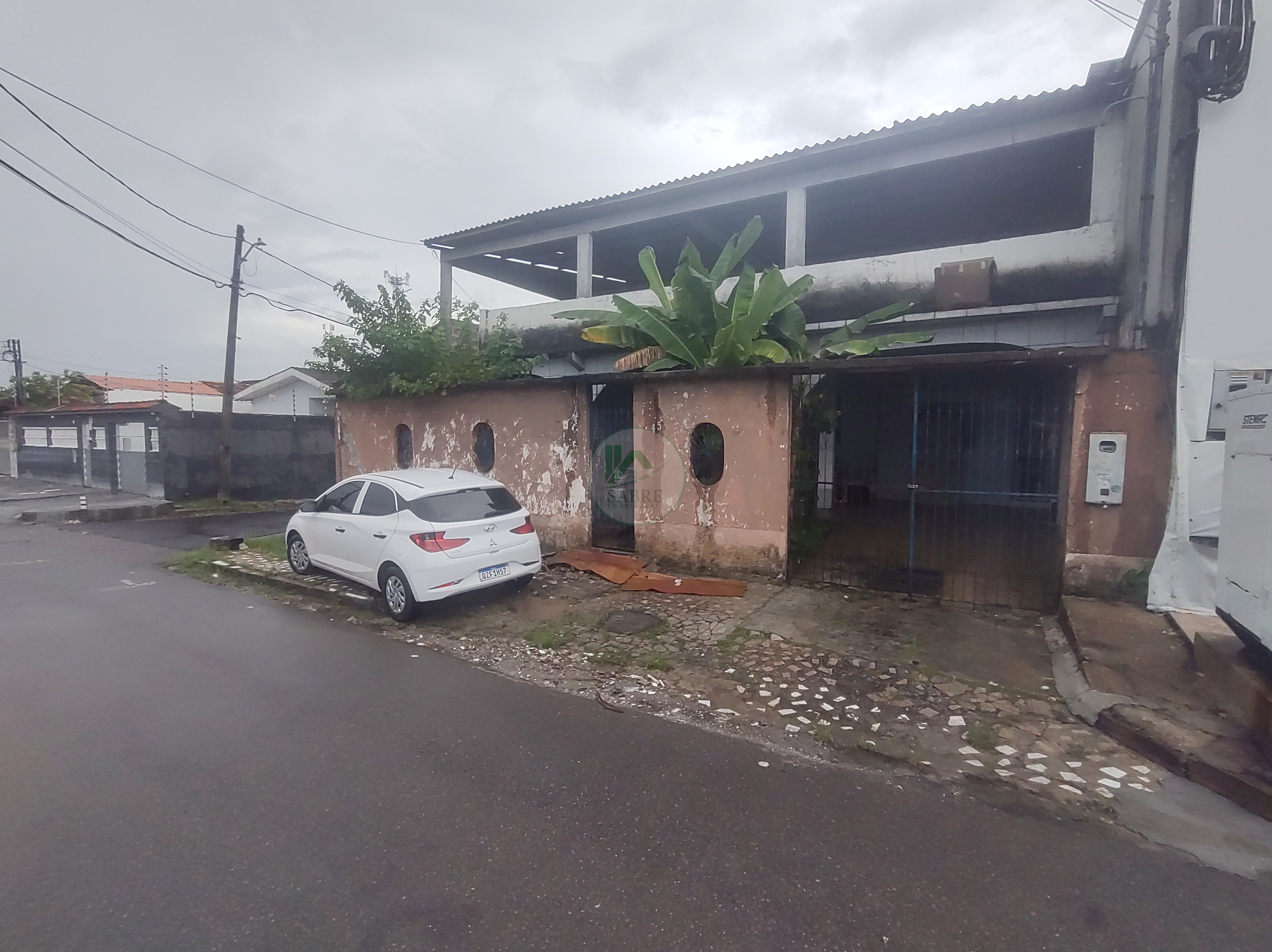 Casa à venda com 4 quartos, 385m² - Foto 1