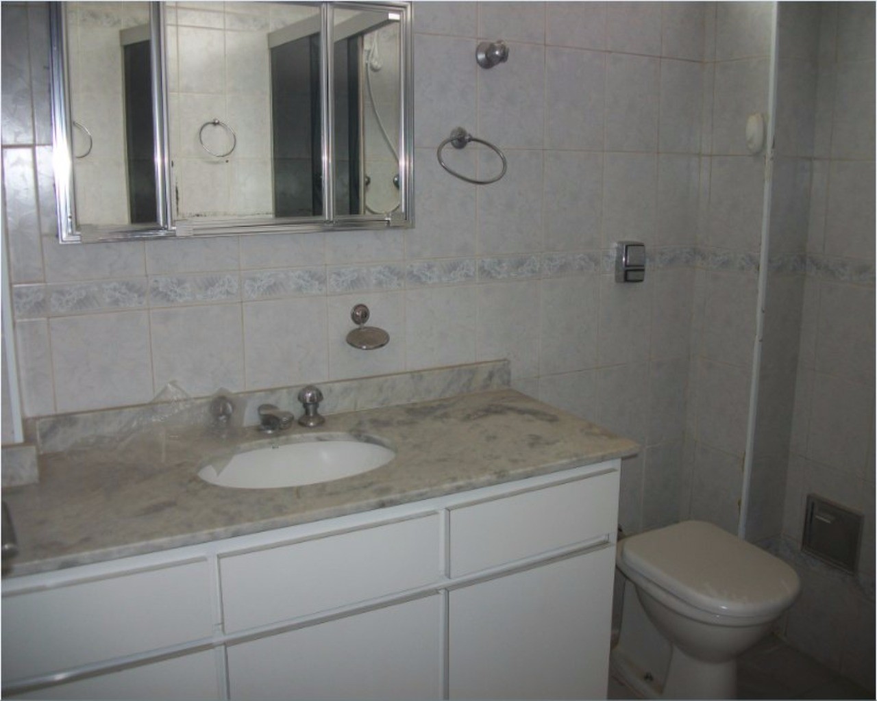 Apartamento para alugar com 3 quartos, 108m² - Foto 16