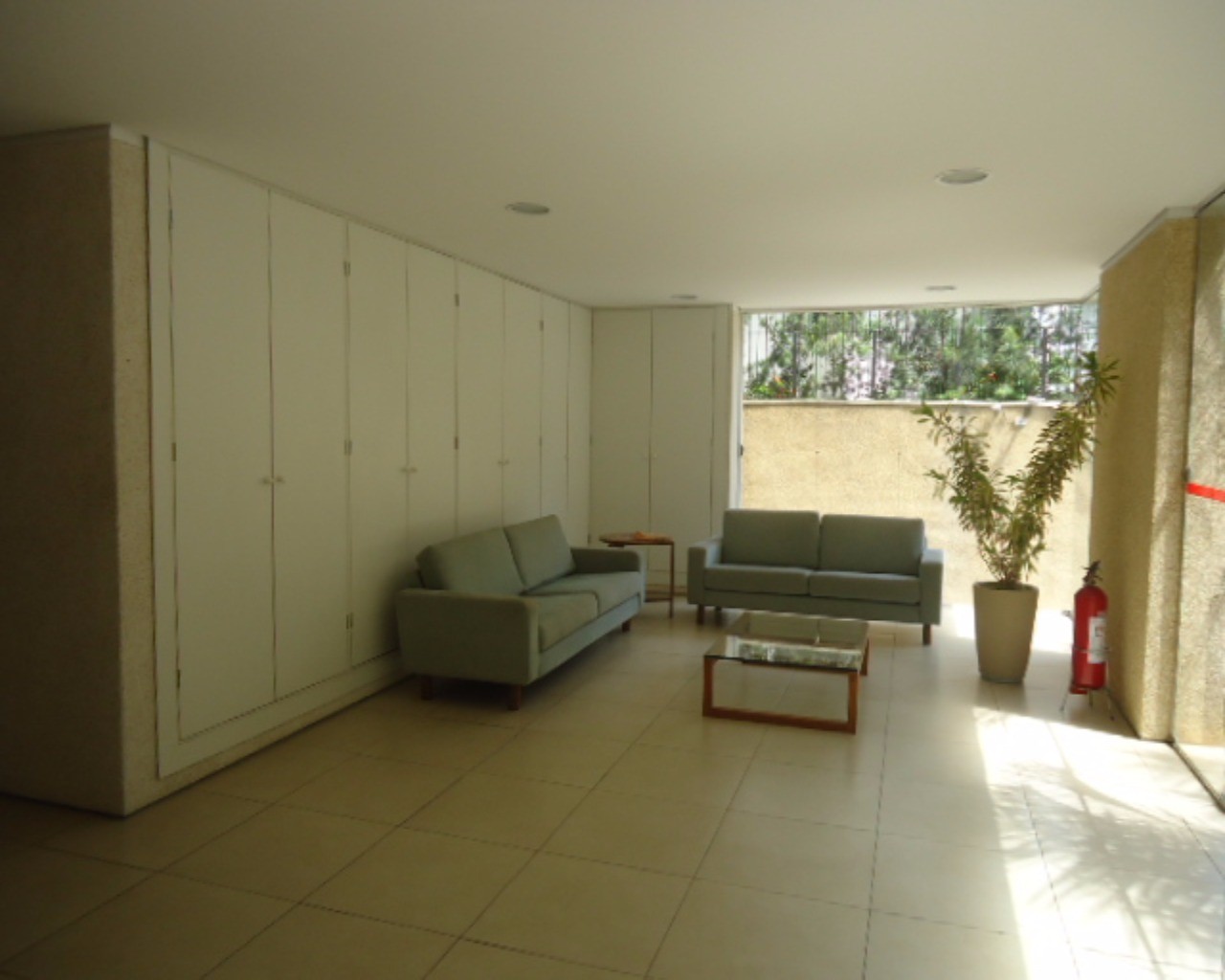 Apartamento para alugar com 3 quartos, 110m² - Foto 3