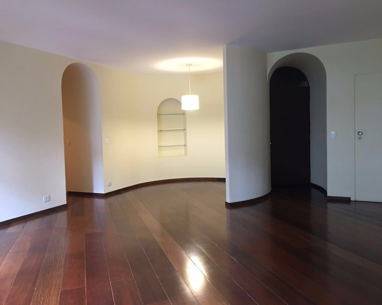 Apartamento para alugar com 3 quartos, 150m² - Foto 1