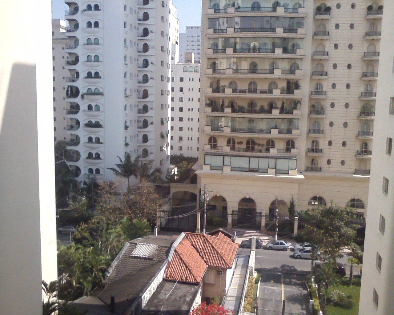 Apartamento para alugar com 3 quartos, 130m² - Foto 2