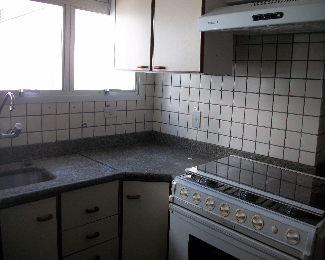 Apartamento para alugar com 3 quartos, 130m² - Foto 3