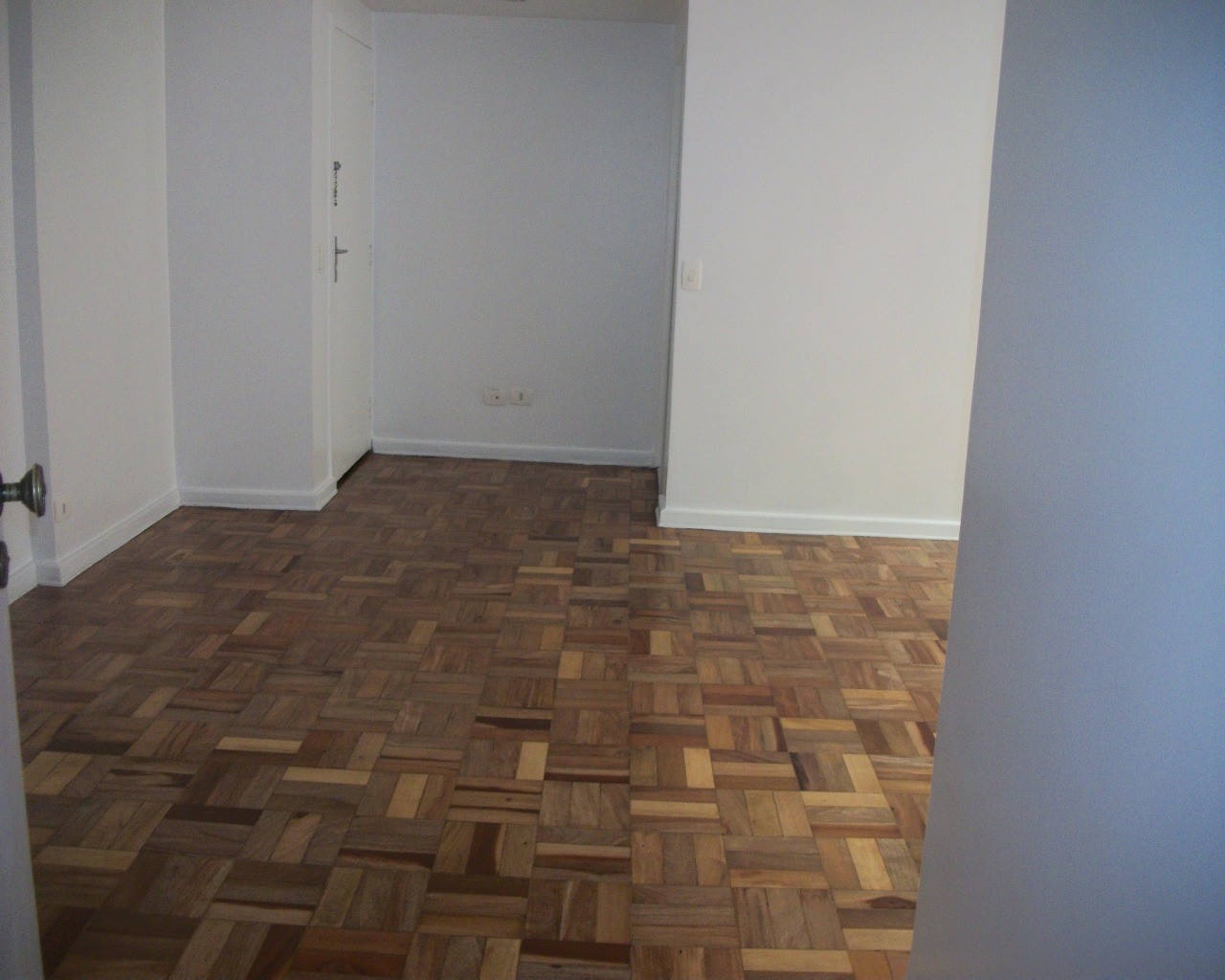 Apartamento para alugar com 2 quartos, 70m² - Foto 11