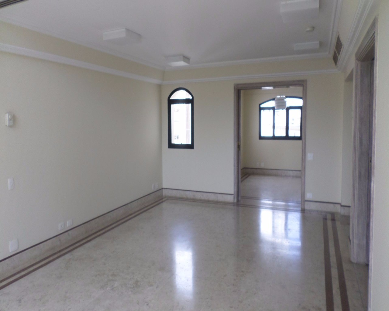 Apartamento para alugar com 3 quartos, 258m² - Foto 17