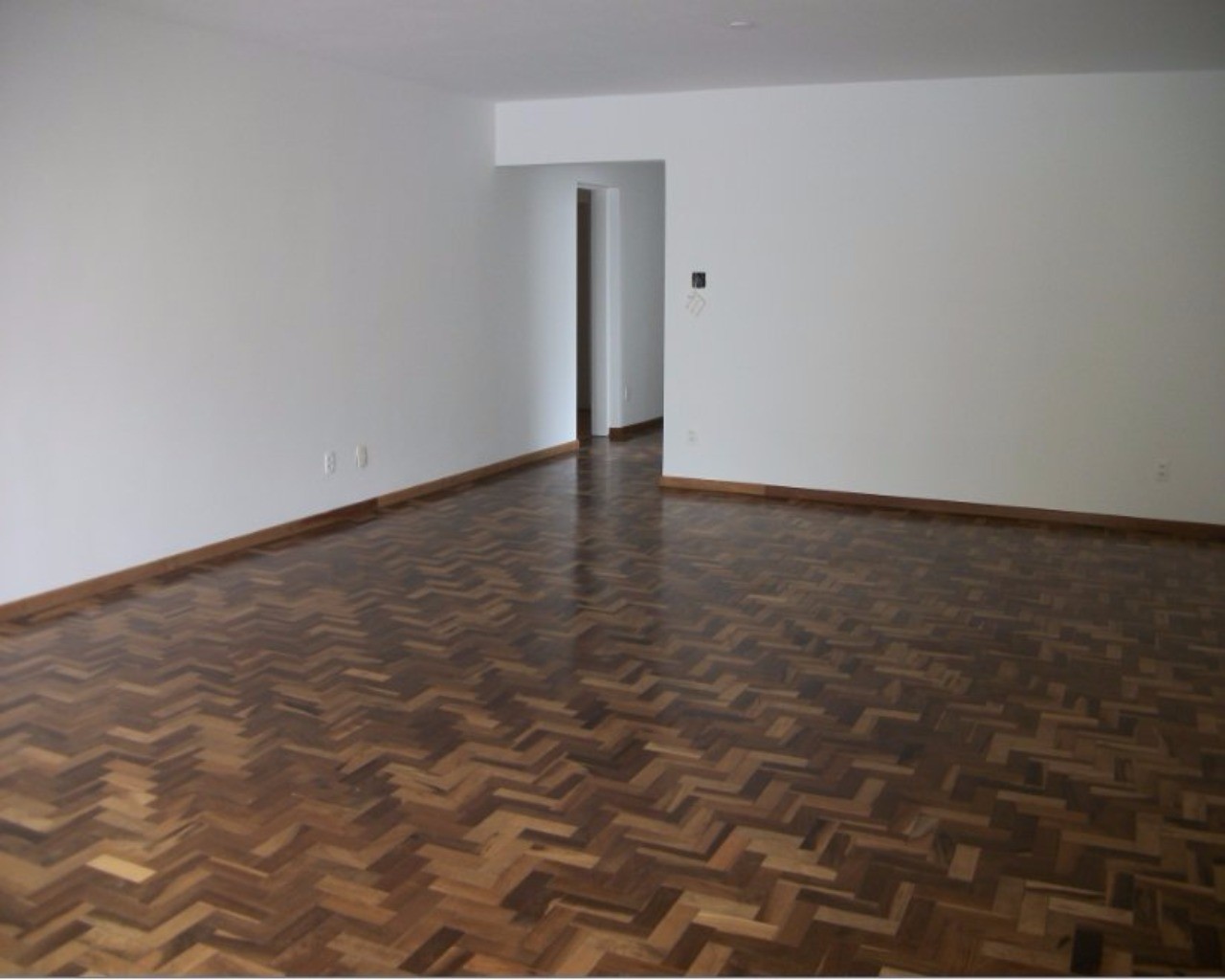 Apartamento para alugar com 2 quartos, 110m² - Foto 12