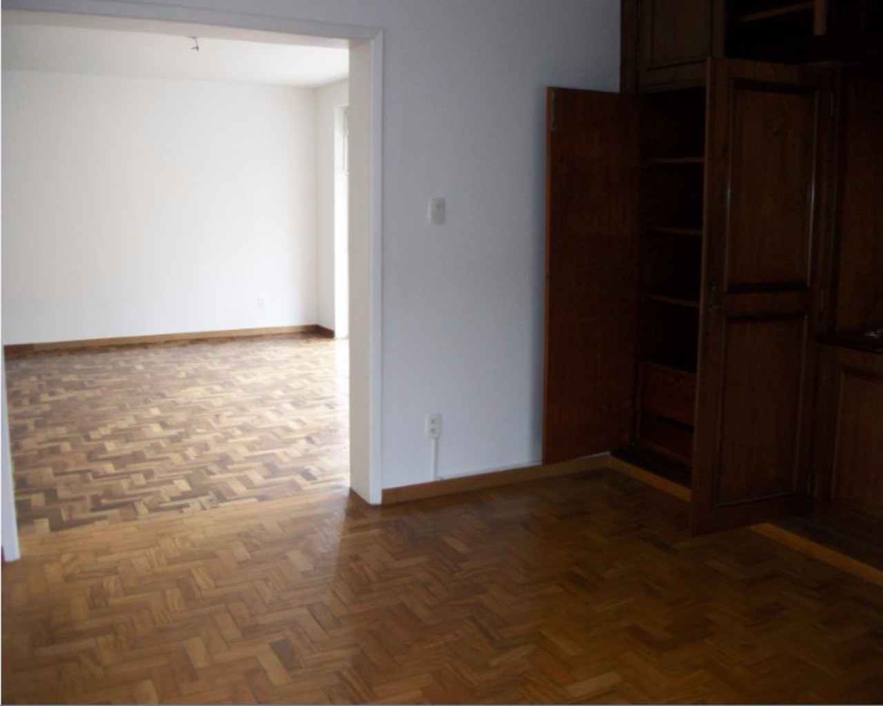 Apartamento para alugar com 2 quartos, 110m² - Foto 14