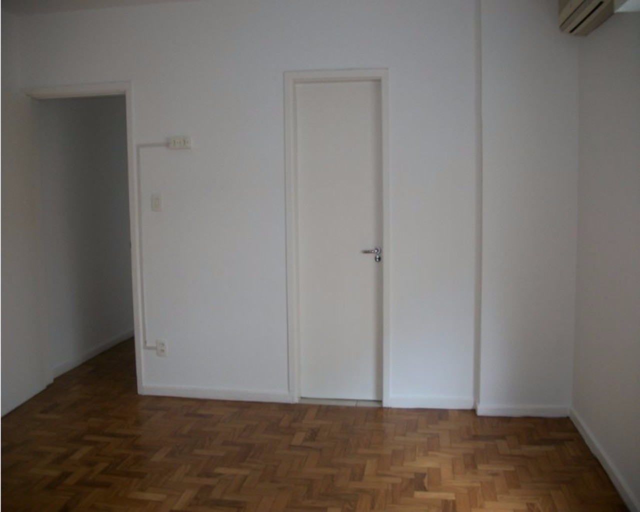 Apartamento para alugar com 2 quartos, 110m² - Foto 17