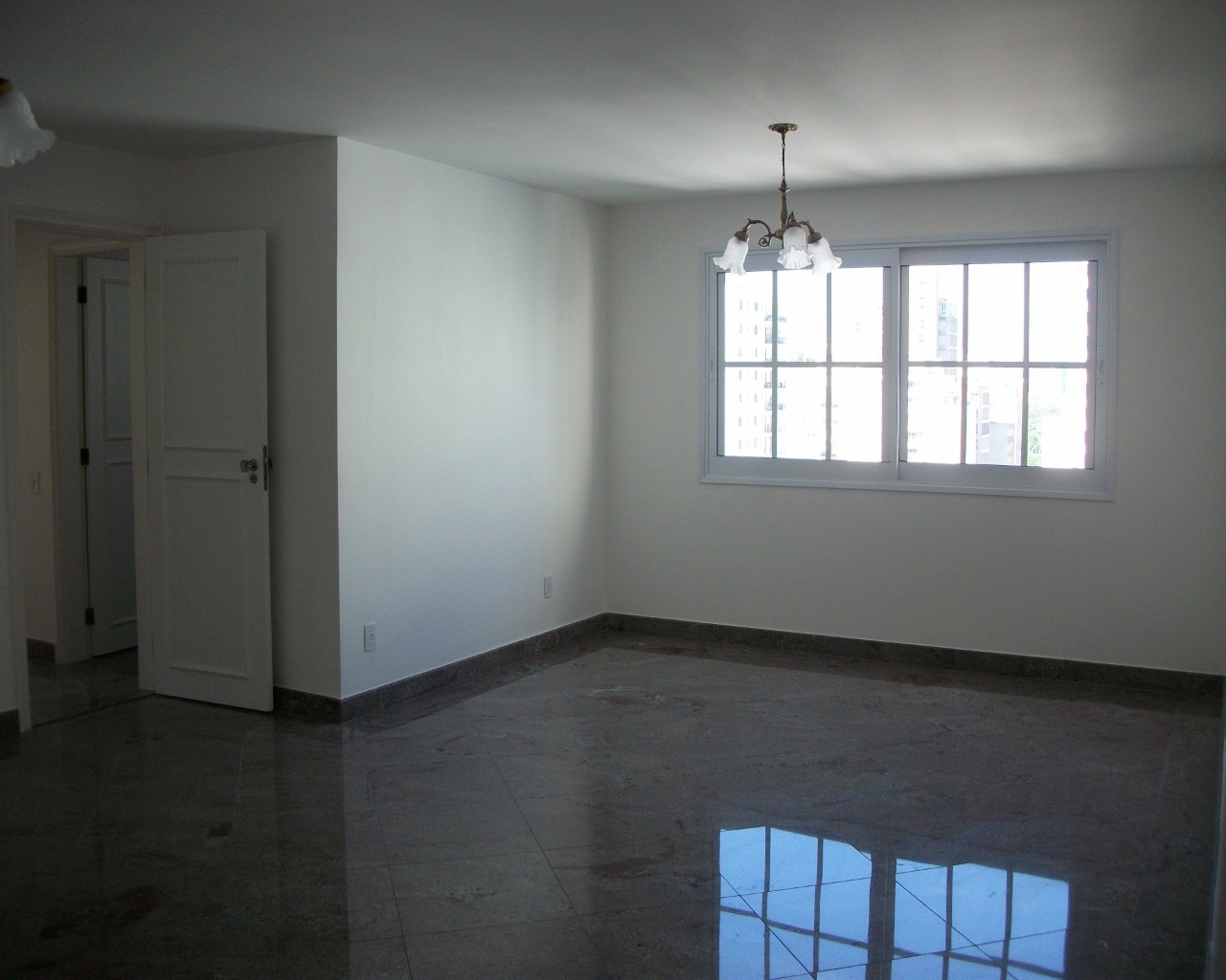 Apartamento para alugar com 2 quartos, 100m² - Foto 1