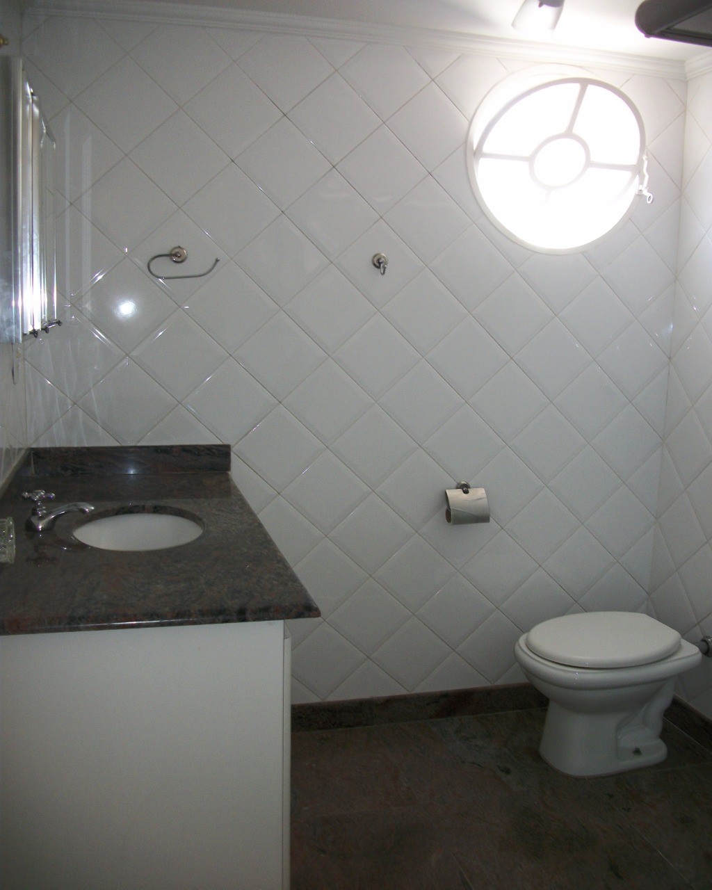 Apartamento para alugar com 2 quartos, 100m² - Foto 13