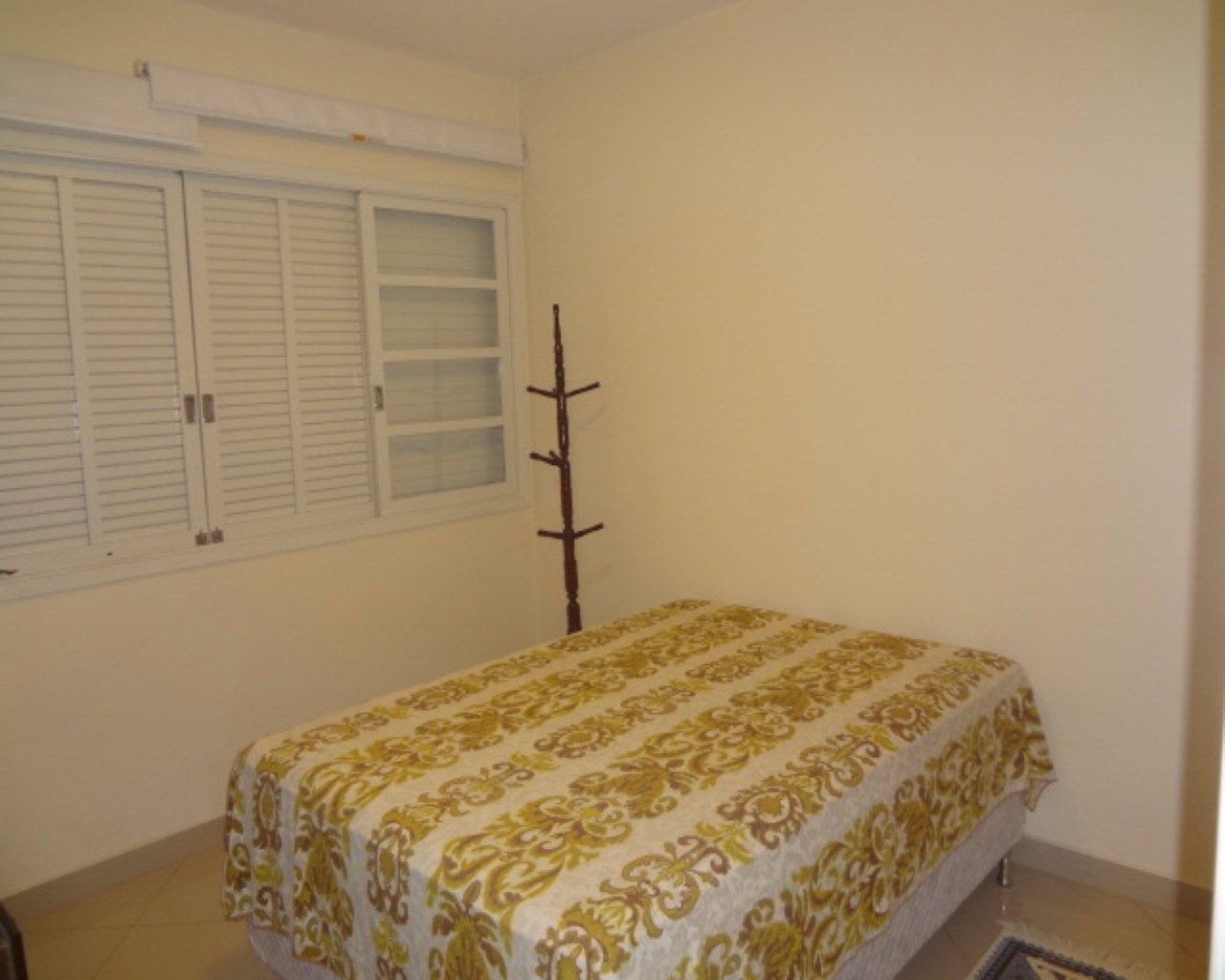 Apartamento para alugar com 4 quartos, 140m² - Foto 5