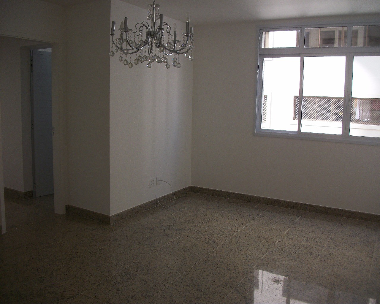 Apartamento para alugar com 2 quartos, 120m² - Foto 2