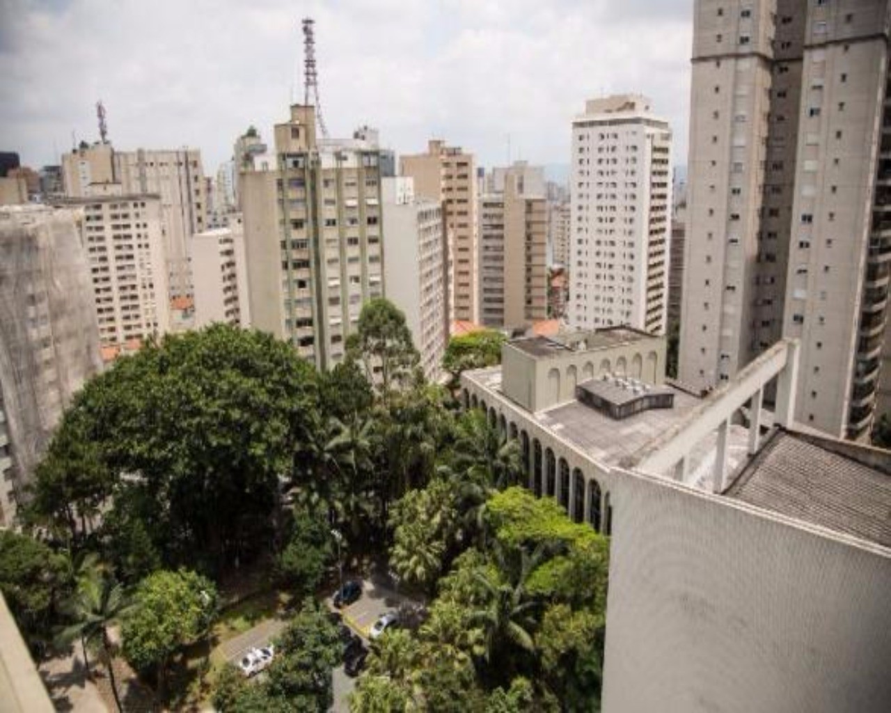 Apartamento para alugar com 3 quartos, 170m² - Foto 5