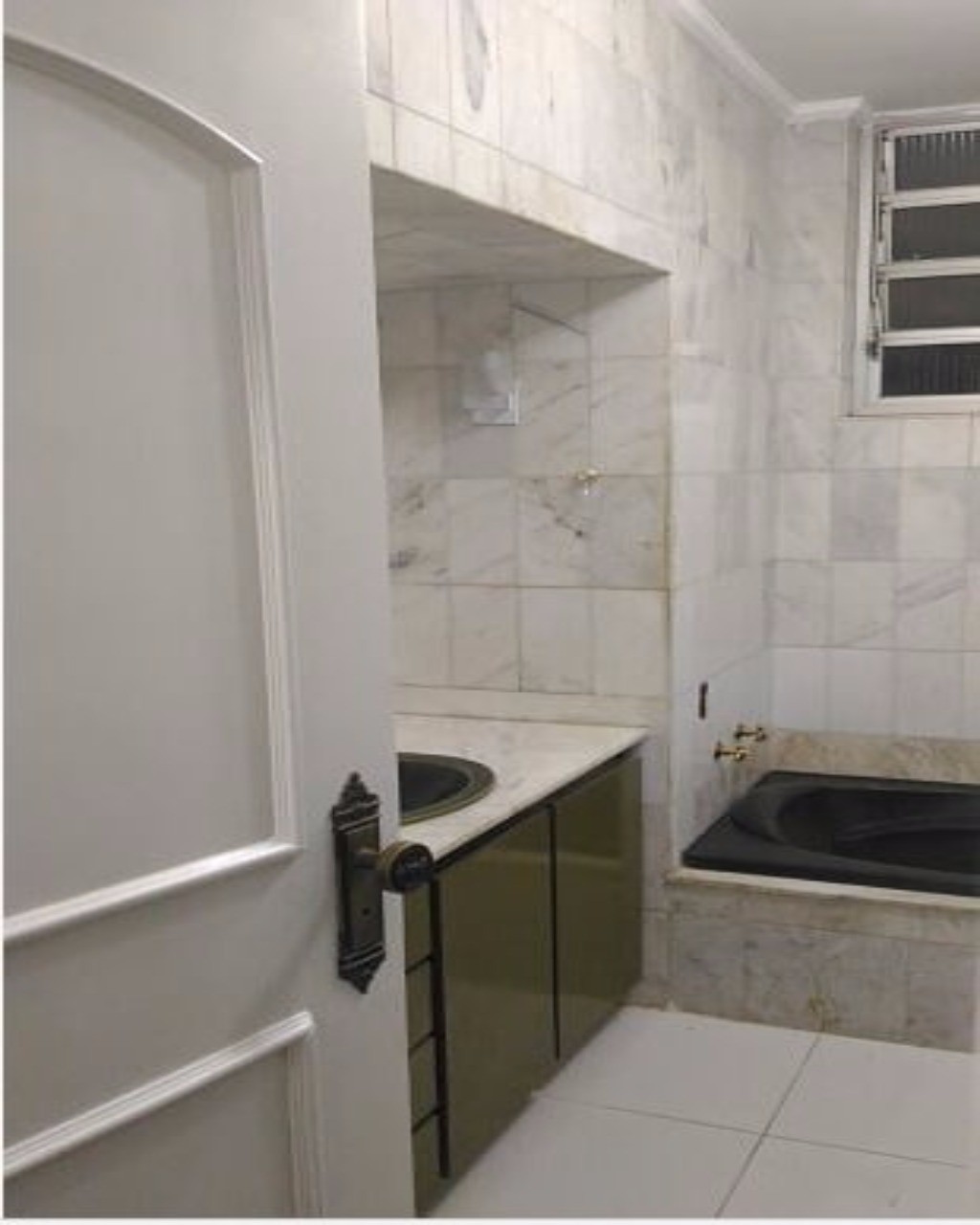 Apartamento para alugar com 3 quartos, 180m² - Foto 17