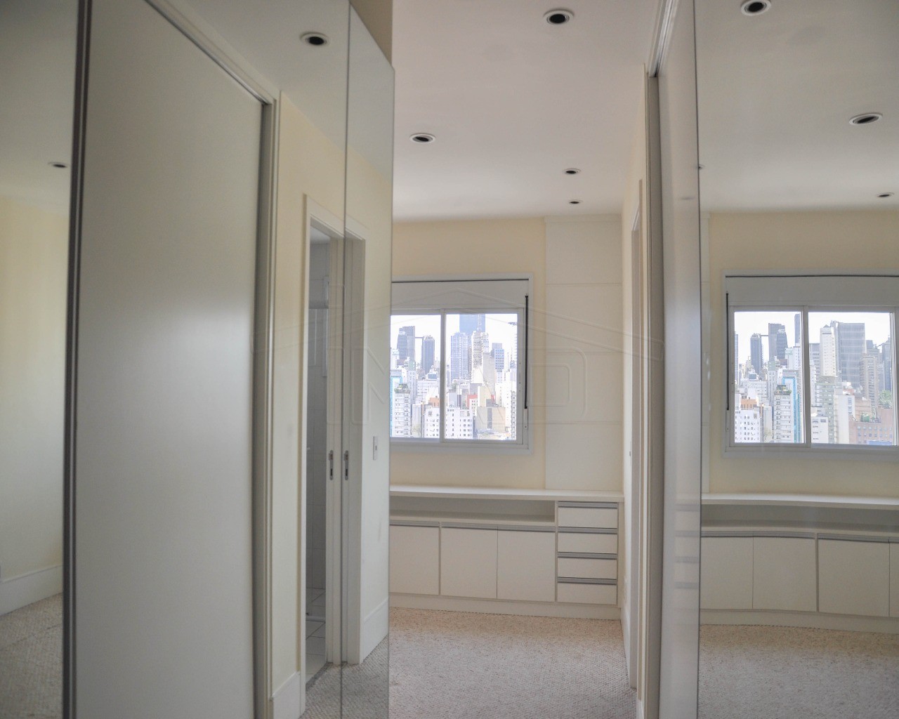 Apartamento para alugar com 3 quartos, 190m² - Foto 9