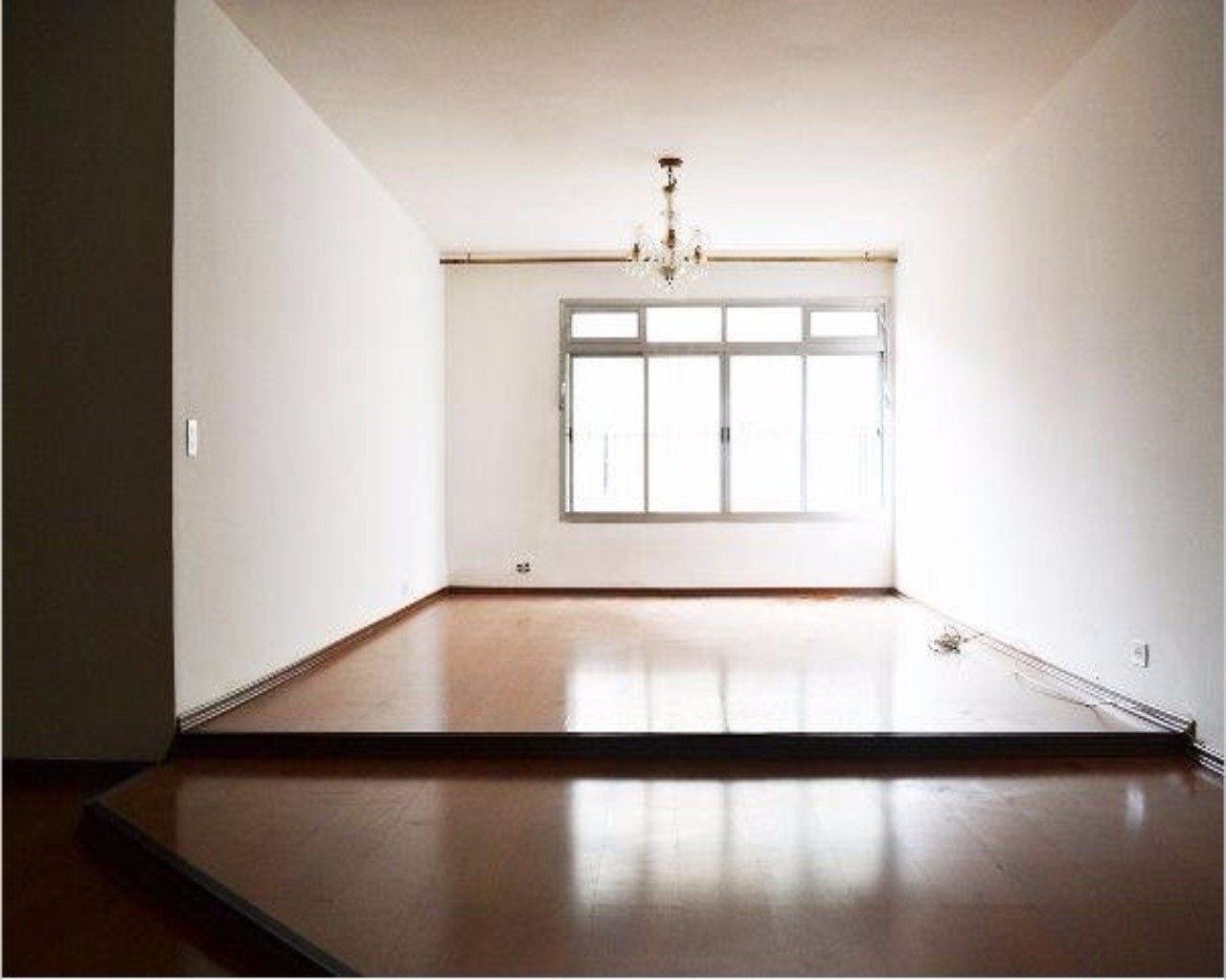 Apartamento para alugar com 4 quartos, 190m² - Foto 1