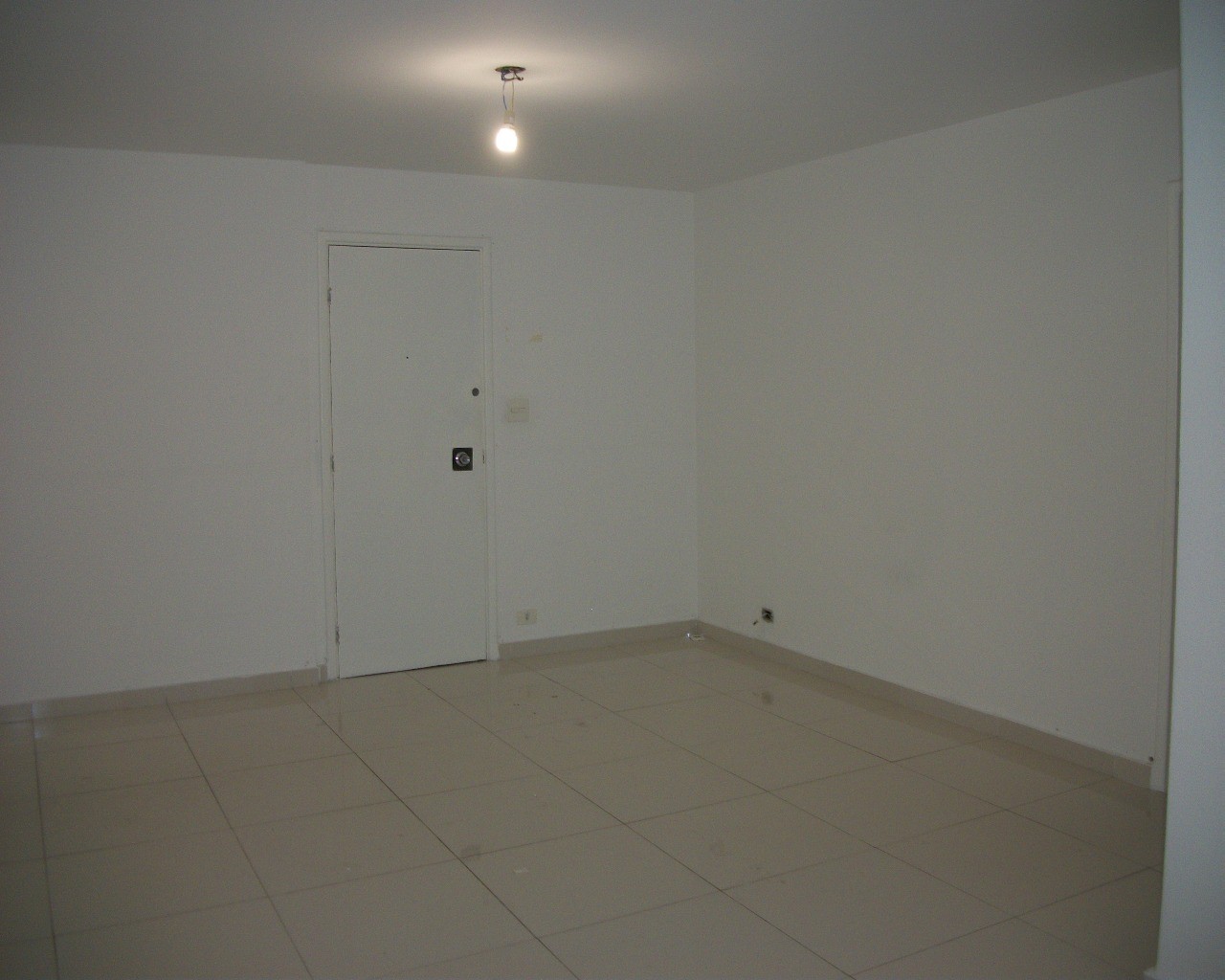 Apartamento para alugar com 2 quartos, 79m² - Foto 2