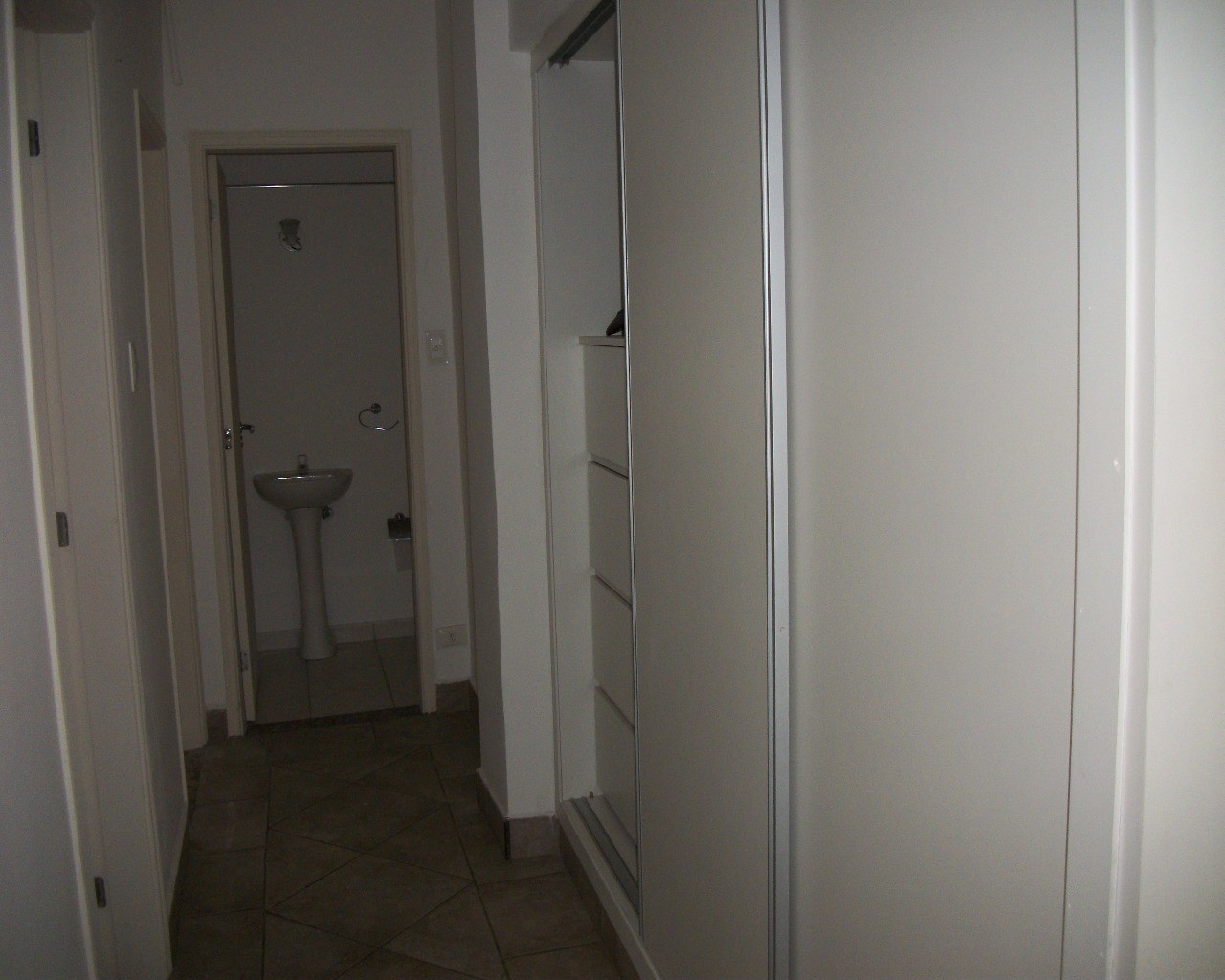 Apartamento para alugar com 2 quartos, 110m² - Foto 9