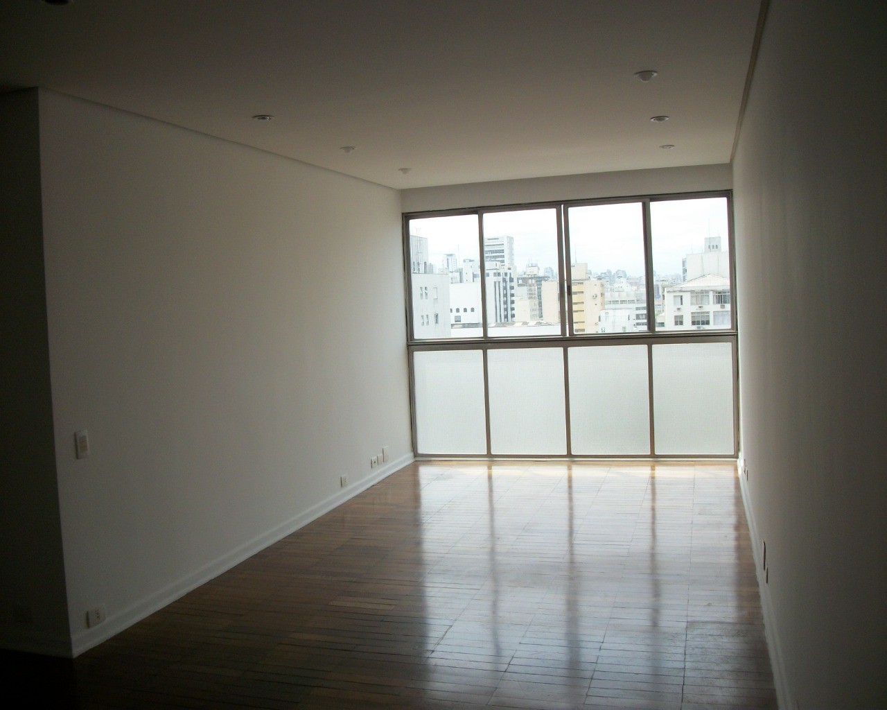 Apartamento para alugar com 3 quartos, 130m² - Foto 1