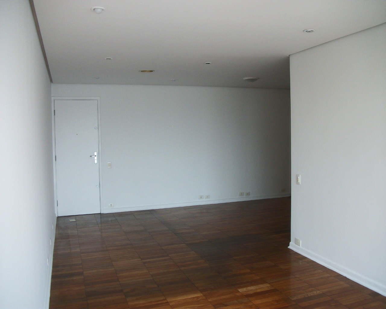 Apartamento para alugar com 3 quartos, 130m² - Foto 4