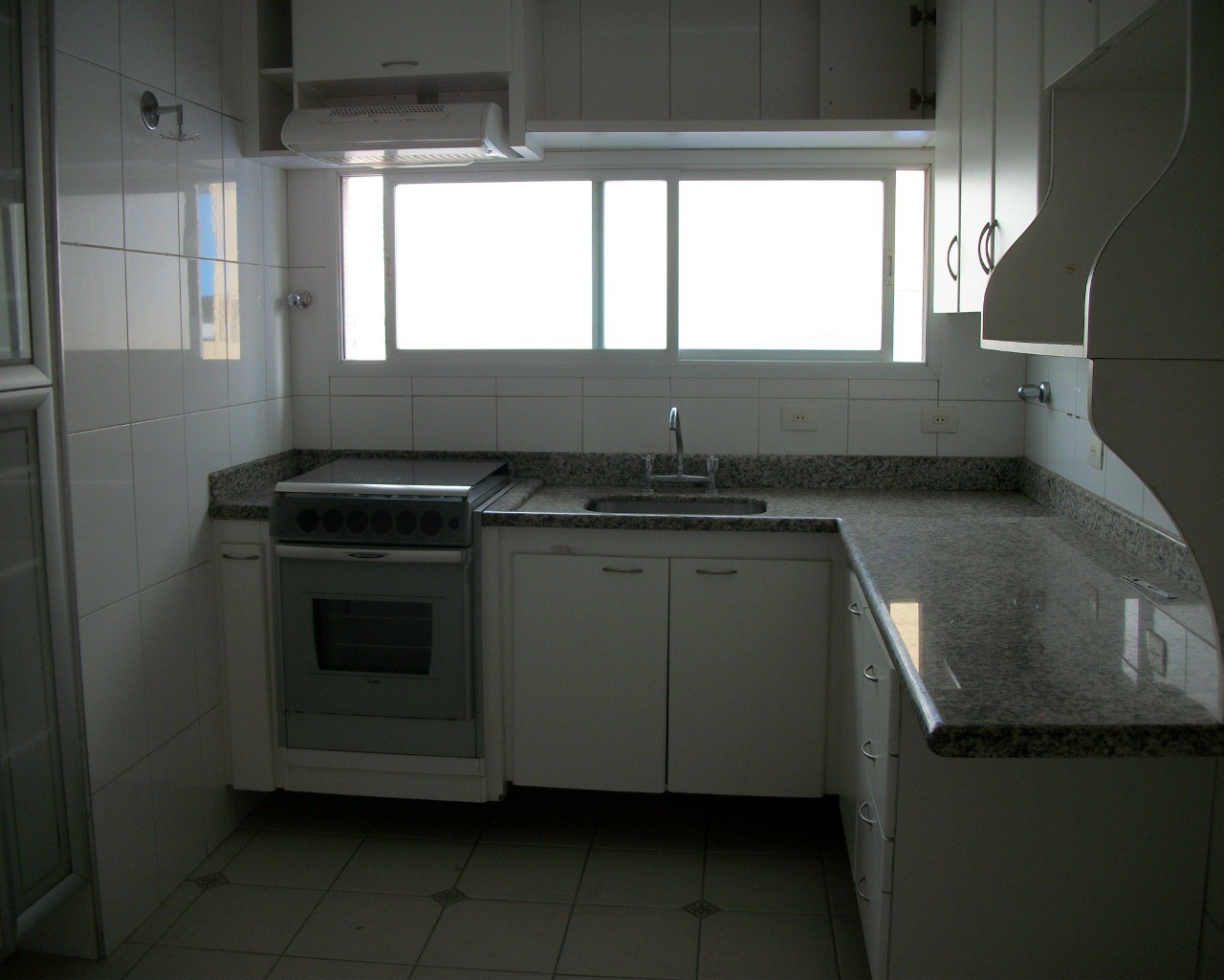 Apartamento para alugar com 3 quartos, 130m² - Foto 6